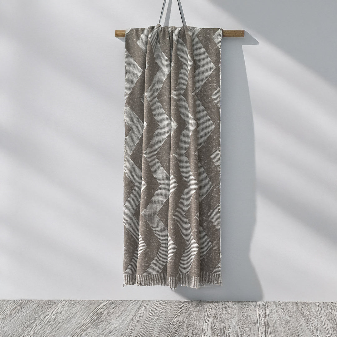 130*240 SKJJ Faun Knitted Jacquard Blanket ETB024 - Blankets - ebarza Furniture UAE | Shop Modern Furniture in Abu Dhabi & Dubai - مفروشات ايبازرا في الامارات | تسوق اثاث عصري وديكورات مميزة في دبي وابوظبي