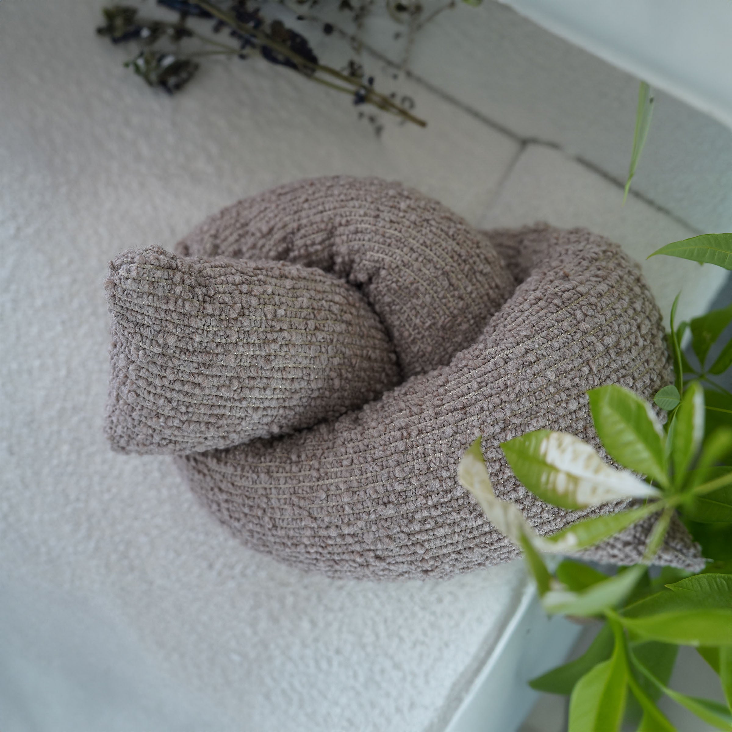 BEACON Schreyer special-shaped cushion with filling, measuring 15x135cm, designed for decorative comfort and support.