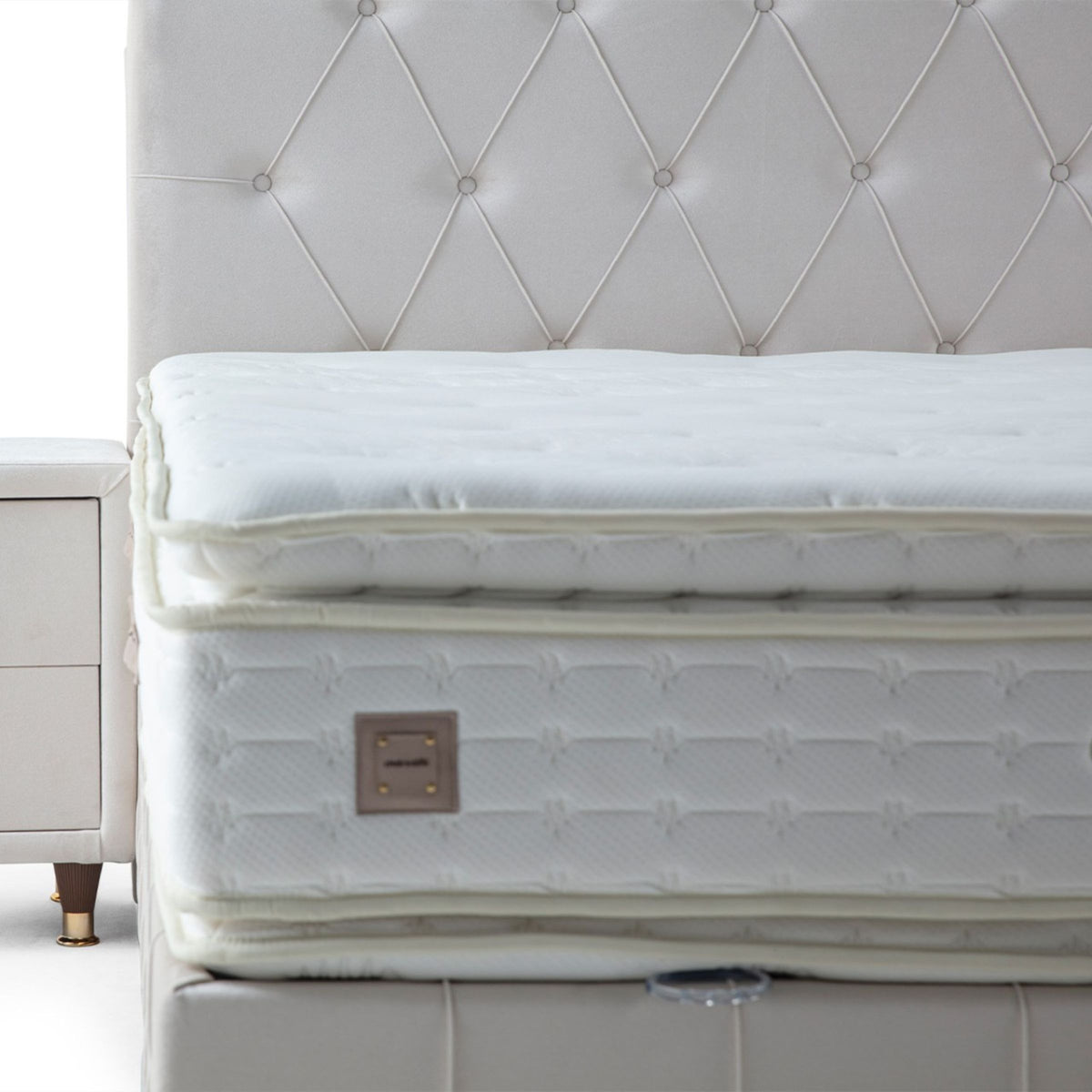 180x200 cm INDIVANI Twins king size mattress showing plush fabric cover and supportive mattress layers.
