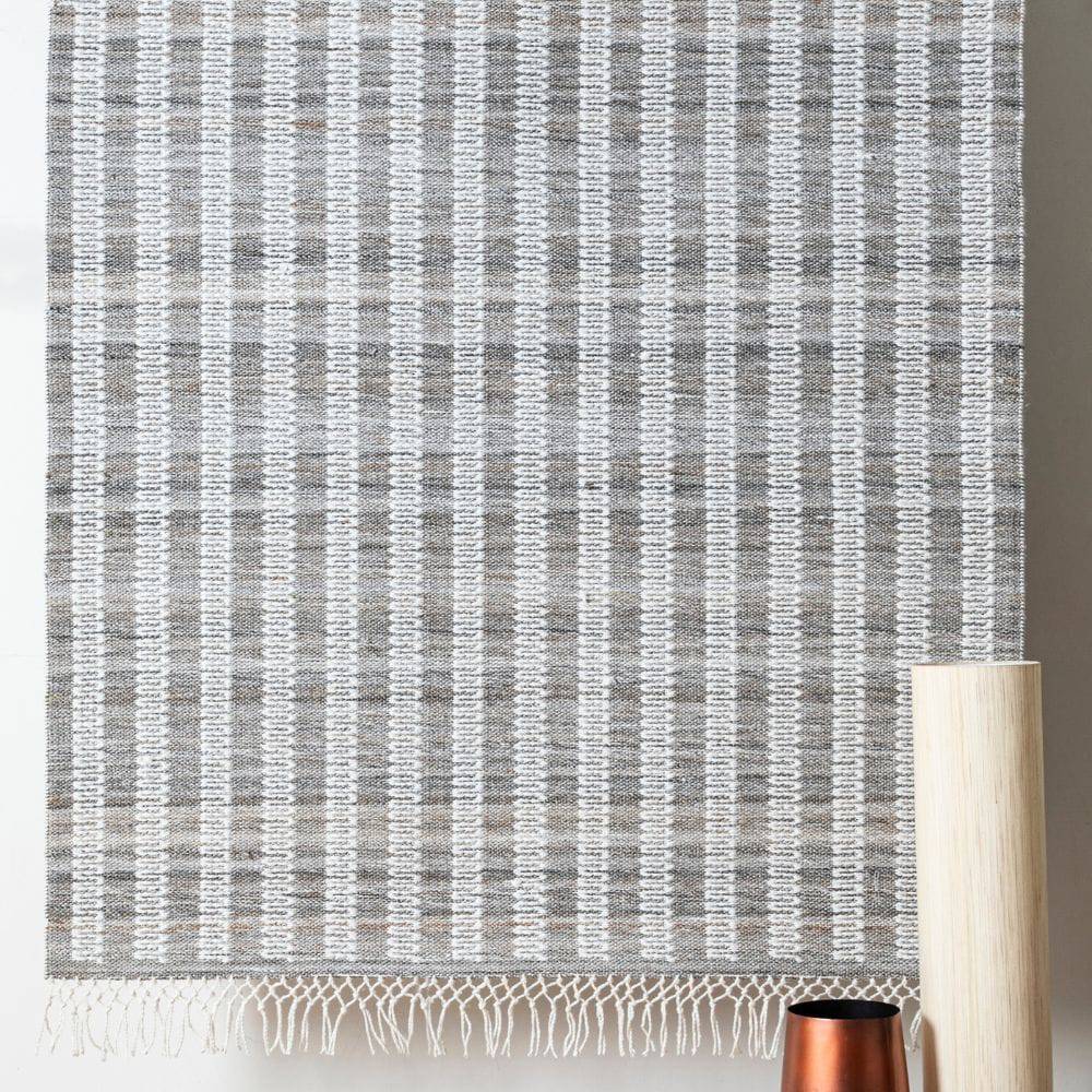 300X200 Cm Machine Woven Rug Batim-Btm-04-Xl - Rugs - ebarza Furniture UAE | Shop Modern Furniture in Abu Dhabi & Dubai - مفروشات ايبازرا في الامارات | تسوق اثاث عصري وديكورات مميزة في دبي وابوظبي