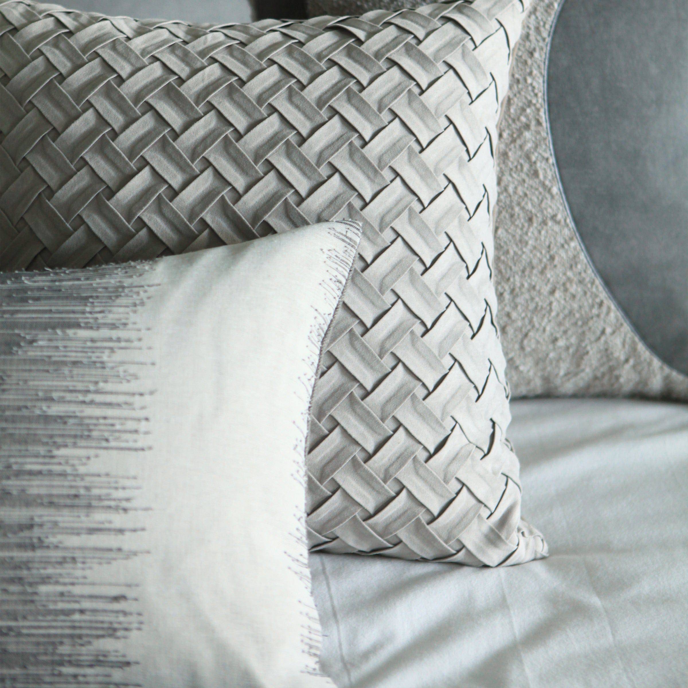 30X55 Cm Ranya Jacquard Yarn Throw Cushion Ecc042 - Cushions - ebarza Furniture UAE | Shop Modern Furniture in Abu Dhabi & Dubai - مفروشات ايبازرا في الامارات | تسوق اثاث عصري وديكورات مميزة في دبي وابوظبي