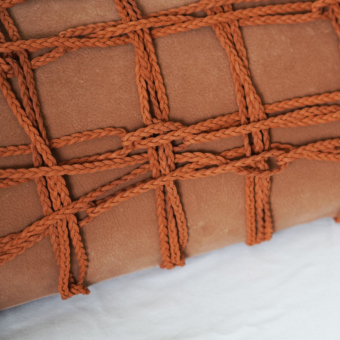 ECC172 - وسادة جلدية منسوجة يدوياً من إيبارزا هايدي، مقاس 30×60 سم