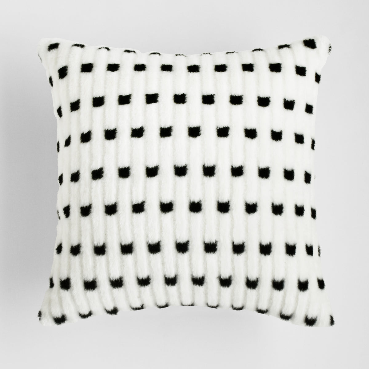 45*45 Jacklyn Plush Cushion - ECC100 - Cushions - ebarza Furniture UAE | Shop Modern Furniture in Abu Dhabi & Dubai - مفروشات ايبازرا في الامارات | تسوق اثاث عصري وديكورات مميزة في دبي وابوظبي
