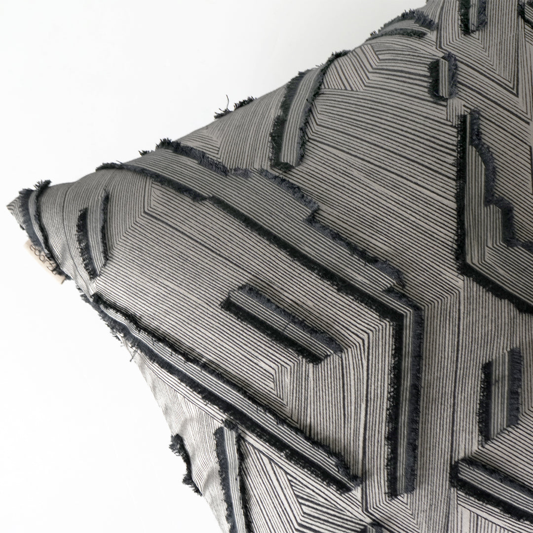 45*45cm SKJI Salter Jacquard Cushion ECC147 - Cushions - ebarza Furniture UAE | Shop Modern Furniture in Abu Dhabi & Dubai - مفروشات ايبازرا في الامارات | تسوق اثاث عصري وديكورات مميزة في دبي وابوظبي