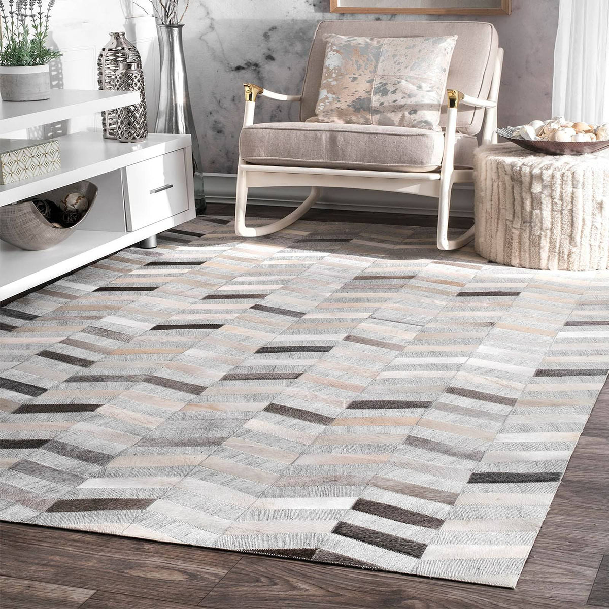 450x300 cm Corbit handmade rug by Javi, featuring intricate patterns and a plush texture in a large woven design.
