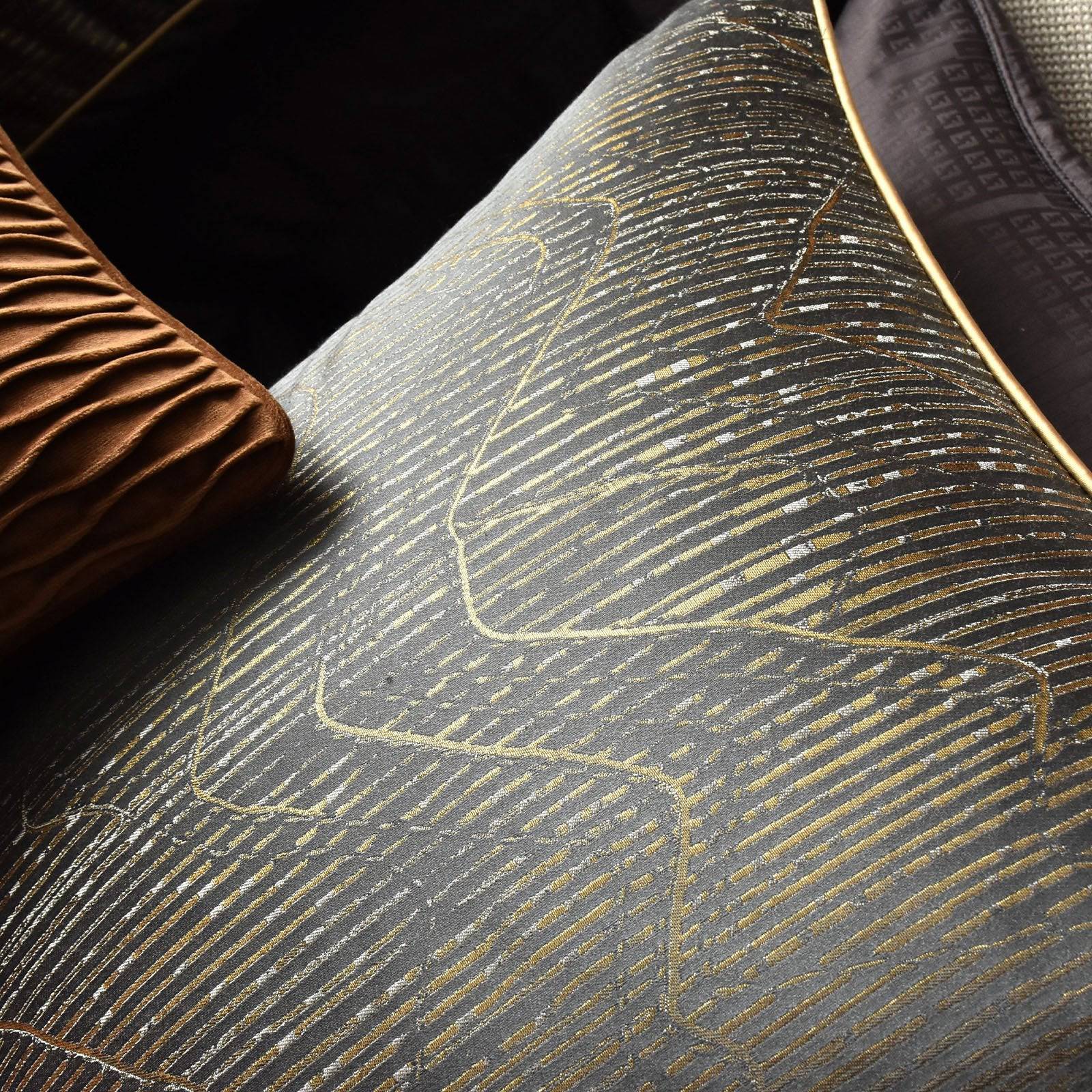 45X45 Cm Gorman Jacquard Cushion Ecc-008 - Cushions - ebarza Furniture UAE | Shop Modern Furniture in Abu Dhabi & Dubai - مفروشات ايبازرا في الامارات | تسوق اثاث عصري وديكورات مميزة في دبي وابوظبي