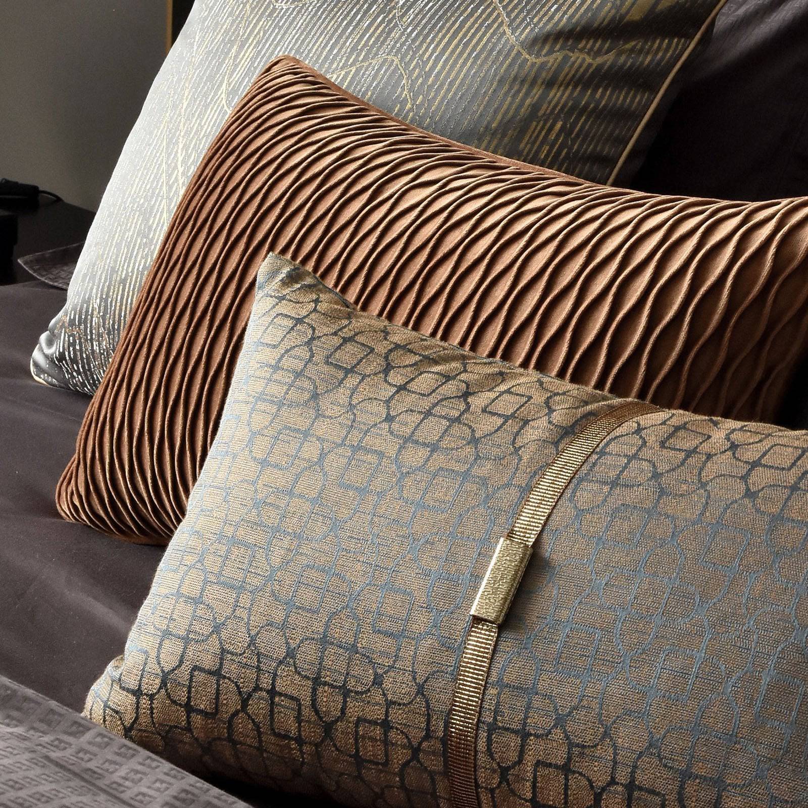 45X45 Cm Gorman Jacquard Cushion Ecc-008 - Cushions - ebarza Furniture UAE | Shop Modern Furniture in Abu Dhabi & Dubai - مفروشات ايبازرا في الامارات | تسوق اثاث عصري وديكورات مميزة في دبي وابوظبي