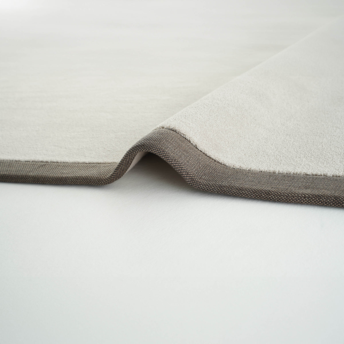 600x400 cm Bounty 74 Monterey rug by COOL HALI, featuring intricate patterns and soft fibers in a large, decorative rug design.