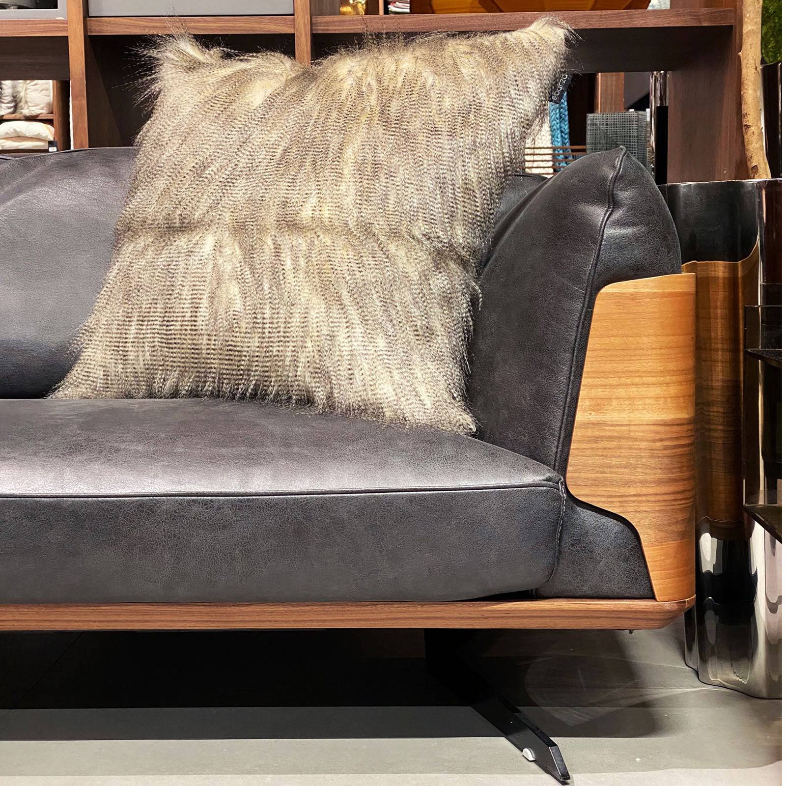 60X60 Cm Cushion Cover 2151-005 - Cushions - ebarza Furniture UAE | Shop Modern Furniture in Abu Dhabi & Dubai - مفروشات ايبازرا في الامارات | تسوق اثاث عصري وديكورات مميزة في دبي وابوظبي