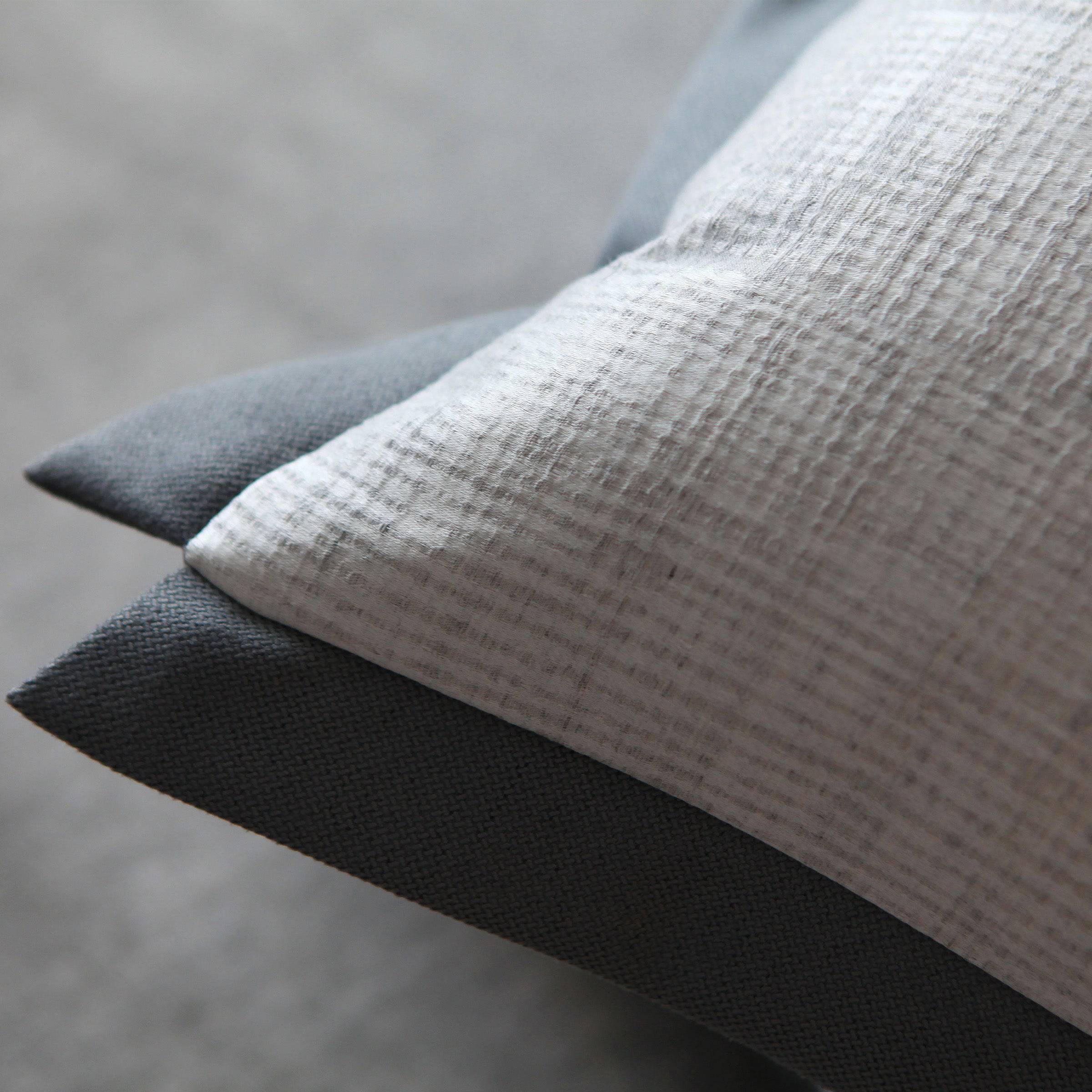 60X60 Cm Roma Jacquard Cushion Ecc037 - Cushions - ebarza Furniture UAE | Shop Modern Furniture in Abu Dhabi & Dubai - مفروشات ايبازرا في الامارات | تسوق اثاث عصري وديكورات مميزة في دبي وابوظبي