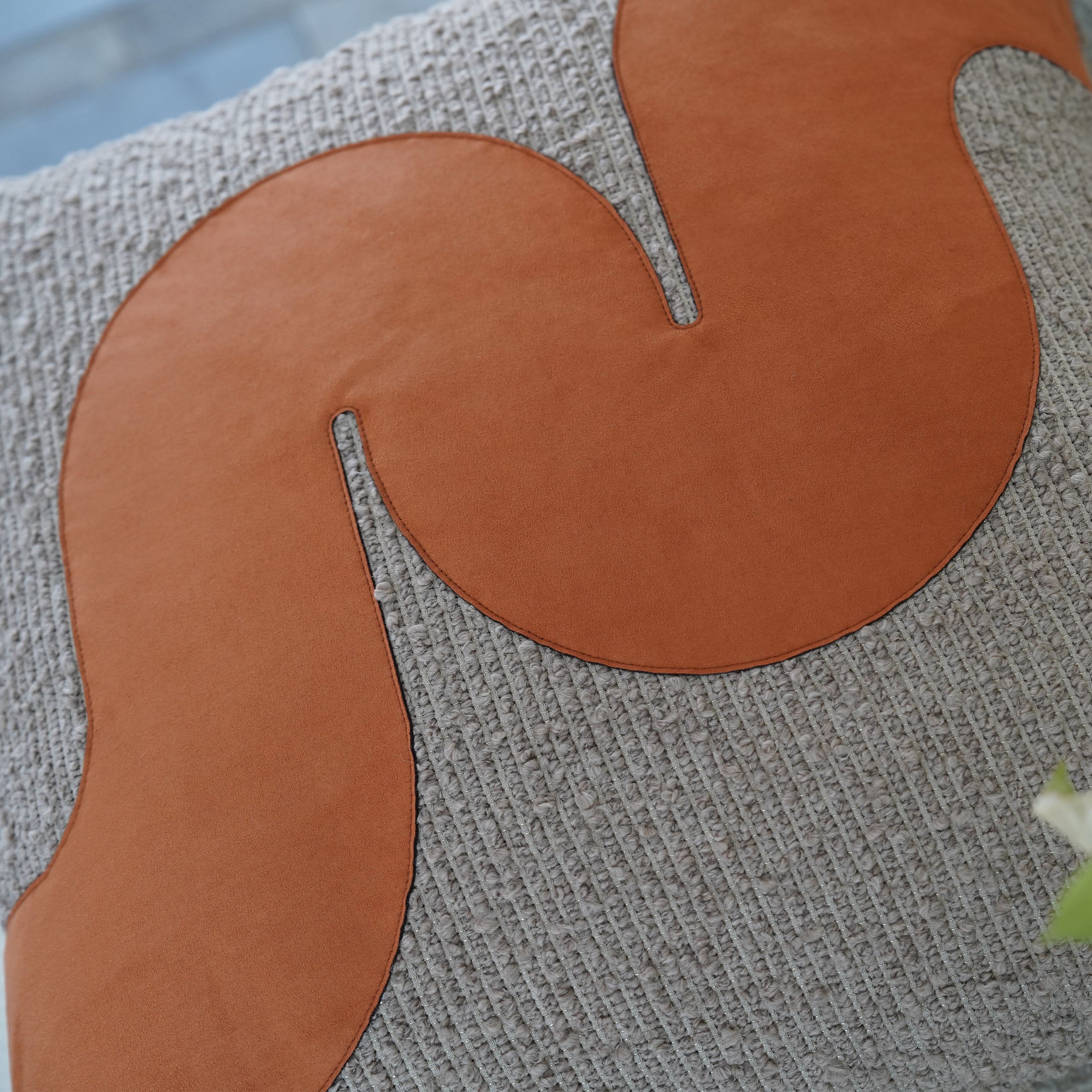 60x60Cm Ebarza Amman Patchwork Cushion ECC128 - Cushions - ebarza Furniture UAE | Shop Modern Furniture in Abu Dhabi & Dubai - مفروشات ايبازرا في الامارات | تسوق اثاث عصري وديكورات مميزة في دبي وابوظبي