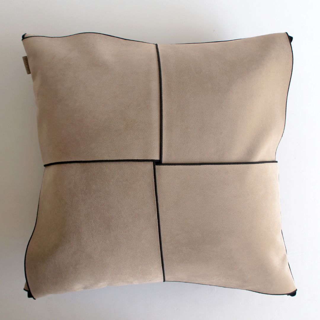 60x60Cm Ebarza Yaduo Hand-Woven Cushion ECC166 - Cushions - ebarza Furniture UAE | Shop Modern Furniture in Abu Dhabi & Dubai - مفروشات ايبازرا في الامارات | تسوق اثاث عصري وديكورات مميزة في دبي وابوظبي
