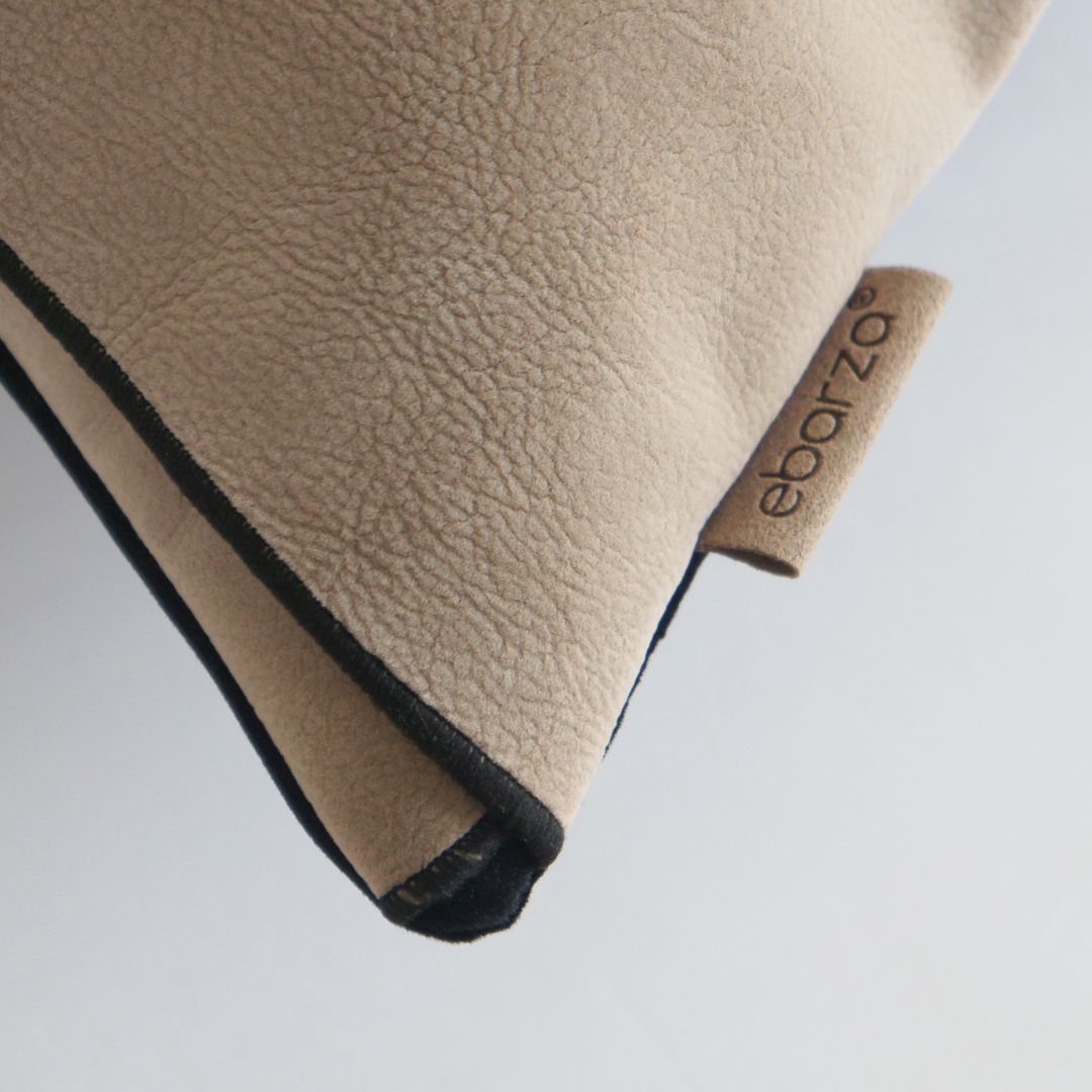 60x60Cm Ebarza Yaduo Hand-Woven Cushion ECC166 - Cushions - ebarza Furniture UAE | Shop Modern Furniture in Abu Dhabi & Dubai - مفروشات ايبازرا في الامارات | تسوق اثاث عصري وديكورات مميزة في دبي وابوظبي