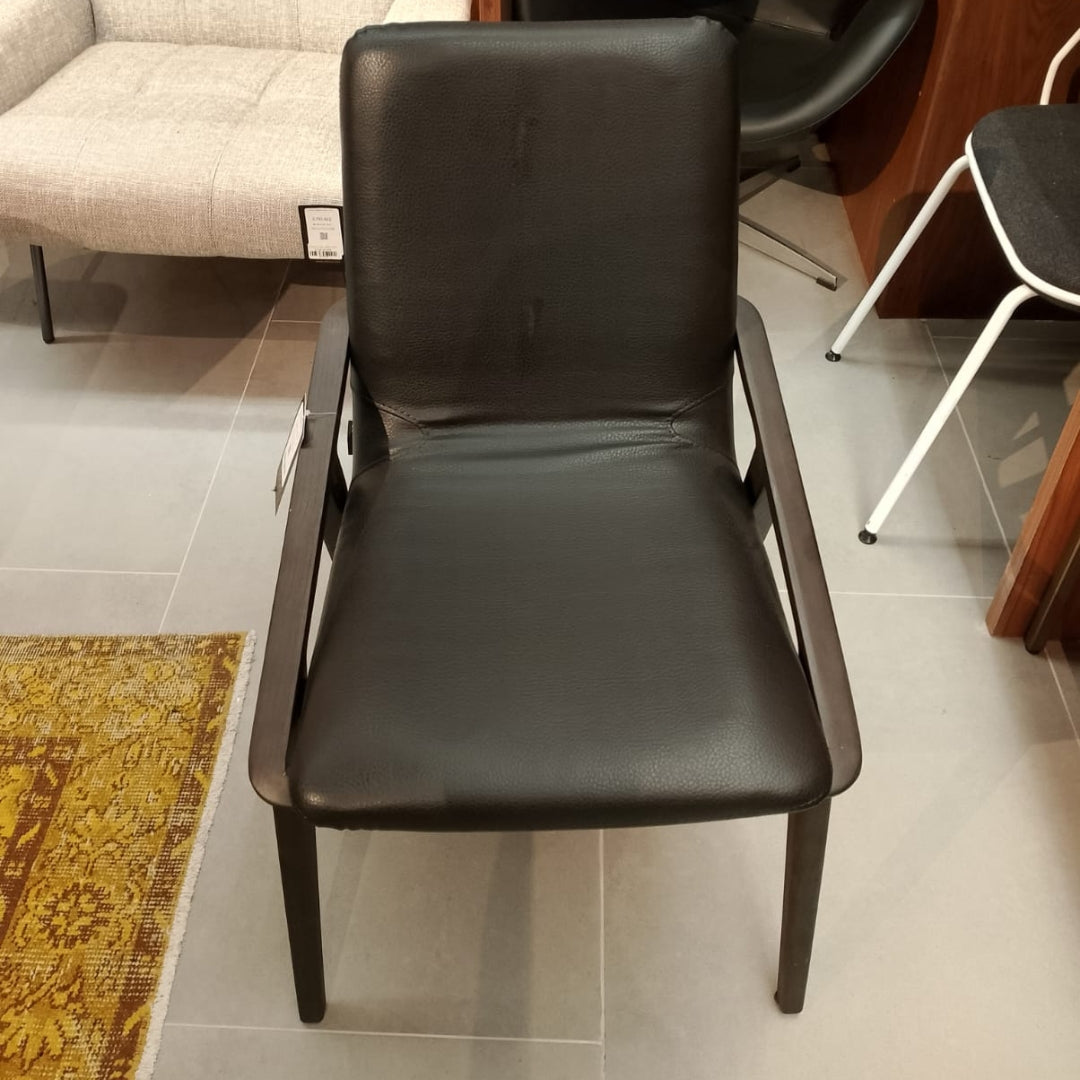 Display Item - Miranda Solid Ash Wood Chair Miranda-B-0705-YAS - DISPLAY ITEM - ebarza Furniture UAE | Shop Modern Furniture in Abu Dhabi & Dubai - مفروشات ايبازرا في الامارات | تسوق اثاث عصري وديكورات مميزة في دبي وابوظبي
