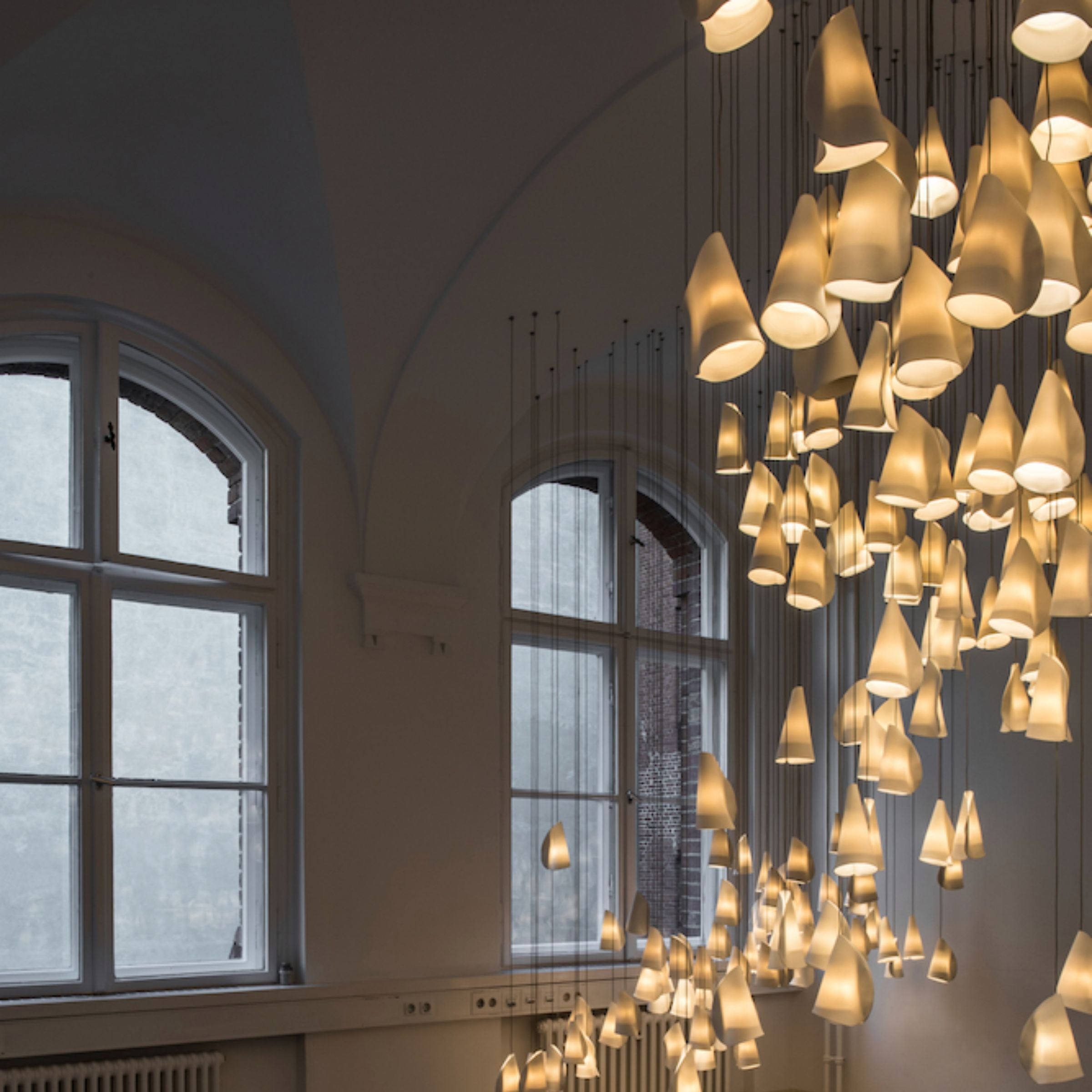 Pre-order 75 Days Delivery 20 Heads Pendant Lamp CY-DD-1029 - Pendant Lamps - ebarza Furniture UAE | Shop Modern Furniture in Abu Dhabi & Dubai - مفروشات ايبازرا في الامارات | تسوق اثاث عصري وديكورات مميزة في دبي وابوظبي