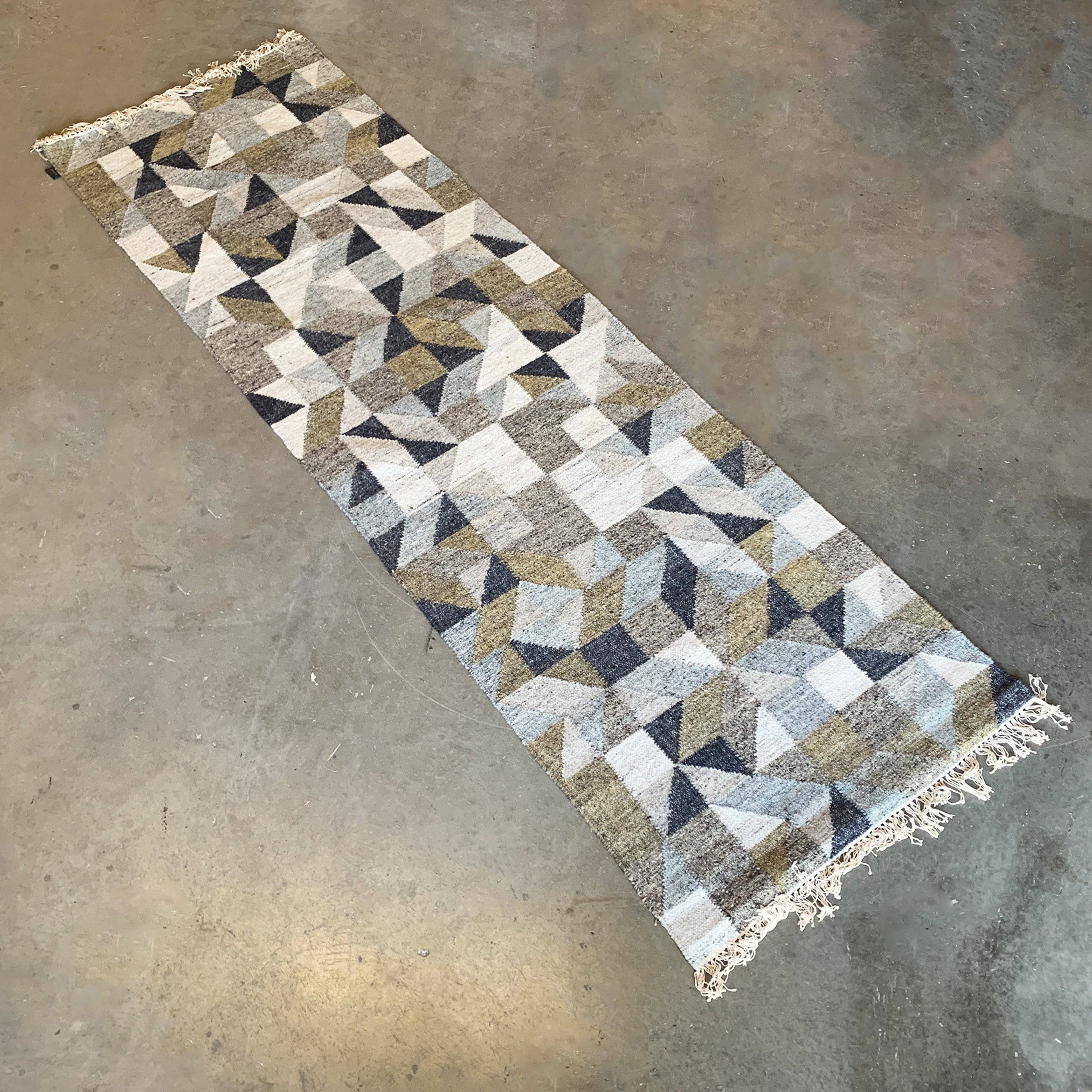 90X300 Cm Bolton Handmade Wool Rug Bolton Blt-83-Long - Rugs - ebarza Furniture UAE | Shop Modern Furniture in Abu Dhabi & Dubai - مفروشات ايبازرا في الامارات | تسوق اثاث عصري وديكورات مميزة في دبي وابوظبي