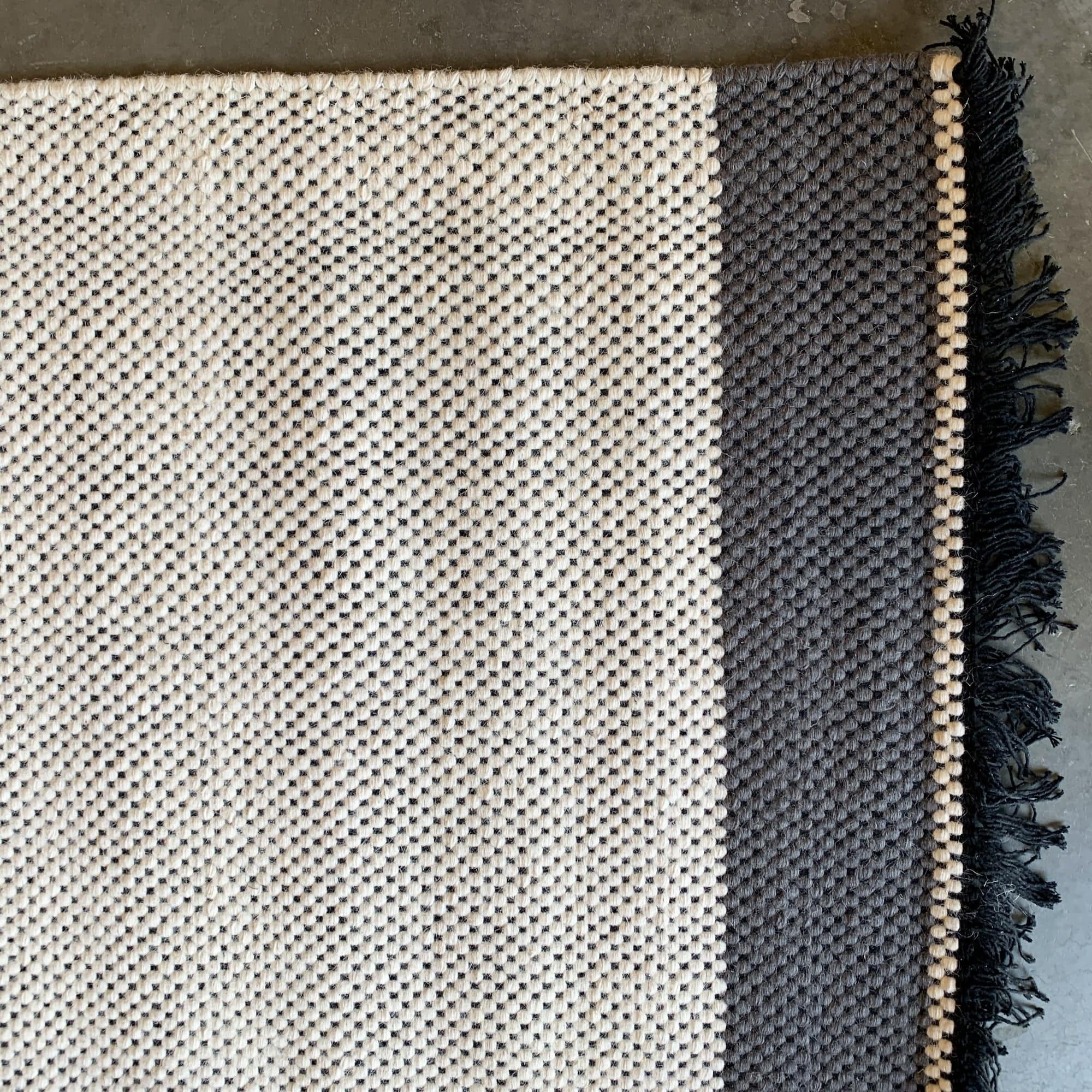 90X300 Cm Filford Handmade Wool Rug Filford Ffd-01-Long - Rugs - ebarza Furniture UAE | Shop Modern Furniture in Abu Dhabi & Dubai - مفروشات ايبازرا في الامارات | تسوق اثاث عصري وديكورات مميزة في دبي وابوظبي