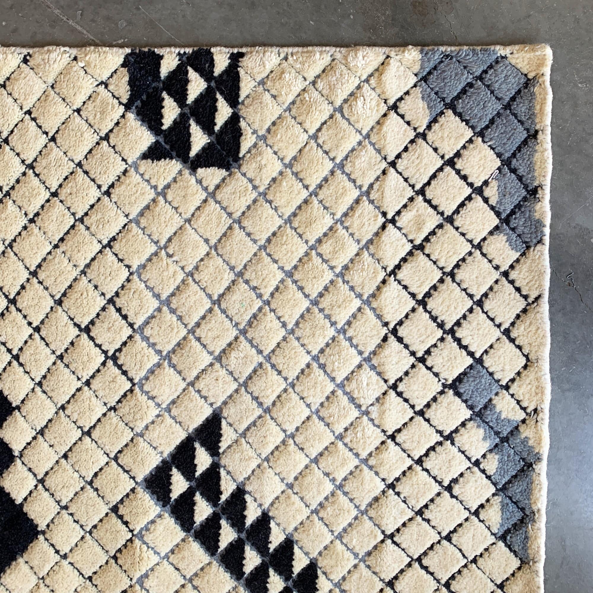 90X300 Cm Handmade Wool Rug Jh-20731-Long - Rugs - ebarza Furniture UAE | Shop Modern Furniture in Abu Dhabi & Dubai - مفروشات ايبازرا في الامارات | تسوق اثاث عصري وديكورات مميزة في دبي وابوظبي