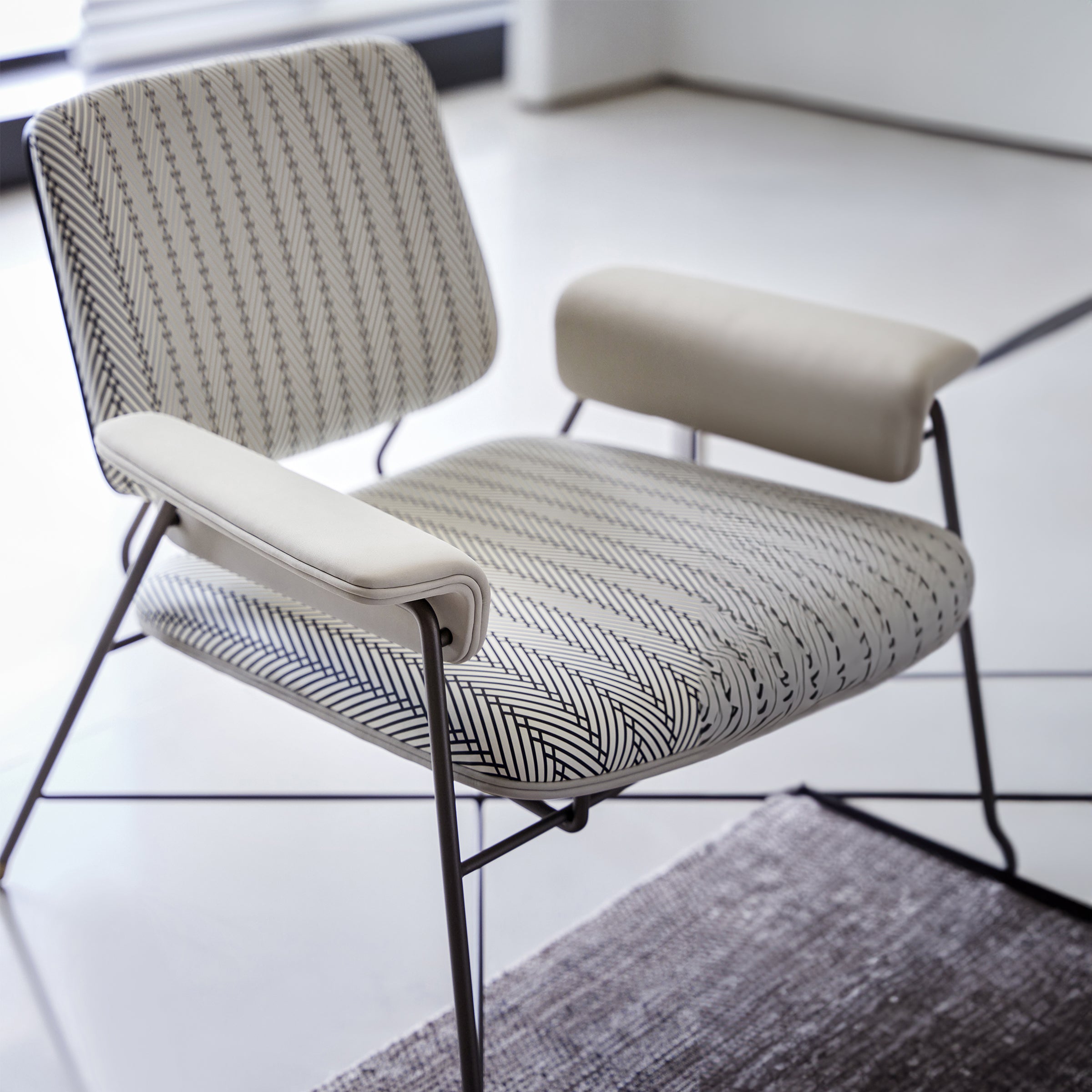Desert Lounge Chair AMBO- DY8081 -  Lounge Chairs | كرسي صالة أمبو - ebarza Furniture UAE | Shop Modern Furniture in Abu Dhabi & Dubai - مفروشات ايبازرا في الامارات | تسوق اثاث عصري وديكورات مميزة في دبي وابوظبي