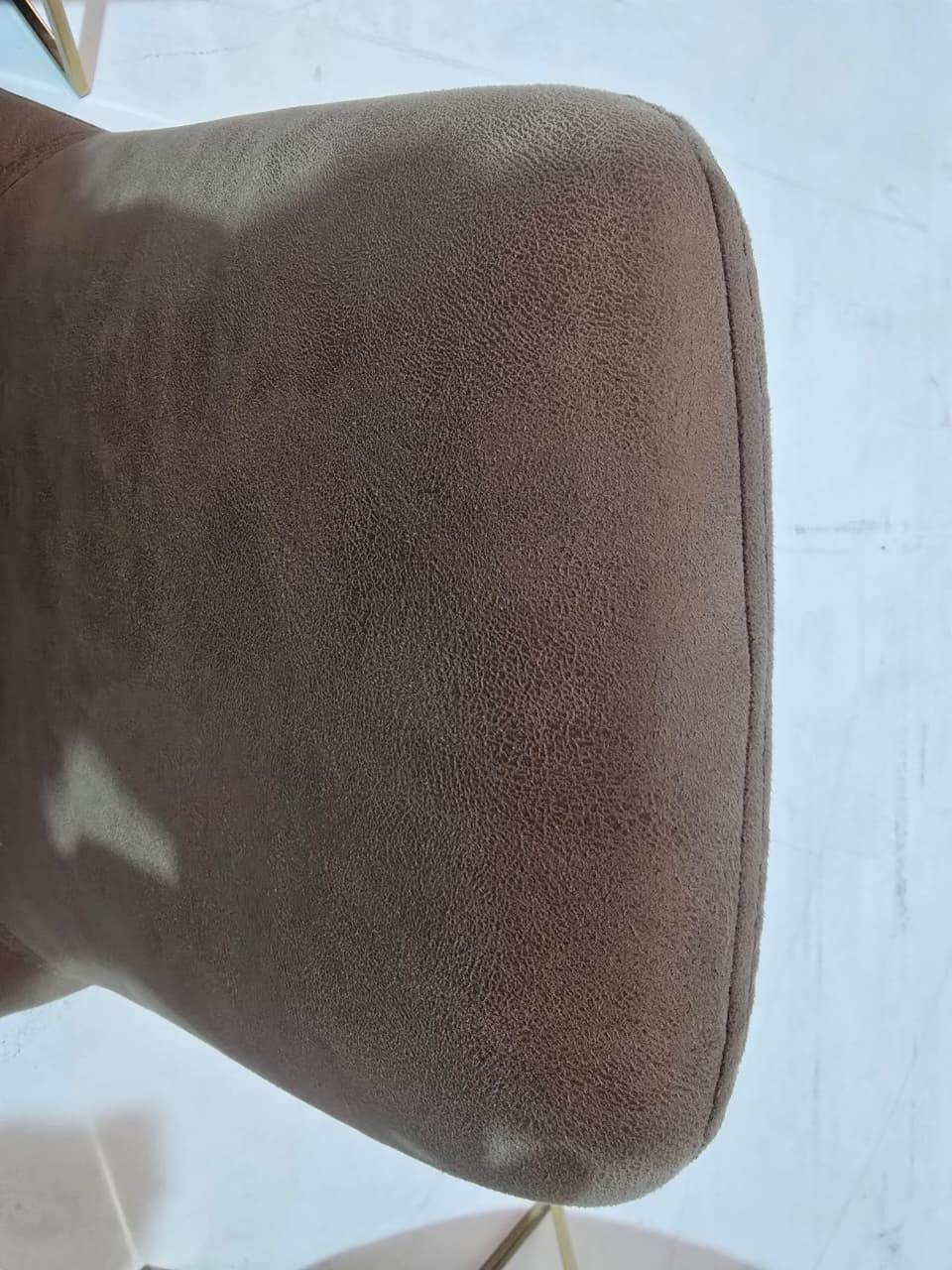 AS IS - Aura dining Chair Aura-Chair - DISPLAY ITEM - ebarza Furniture UAE | Shop Modern Furniture in Abu Dhabi & Dubai - مفروشات ايبازرا في الامارات | تسوق اثاث عصري وديكورات مميزة في دبي وابوظبي