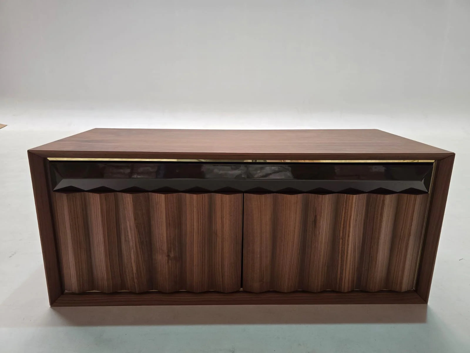 AS IS - Ginda Dresser Ginda001-Dresser