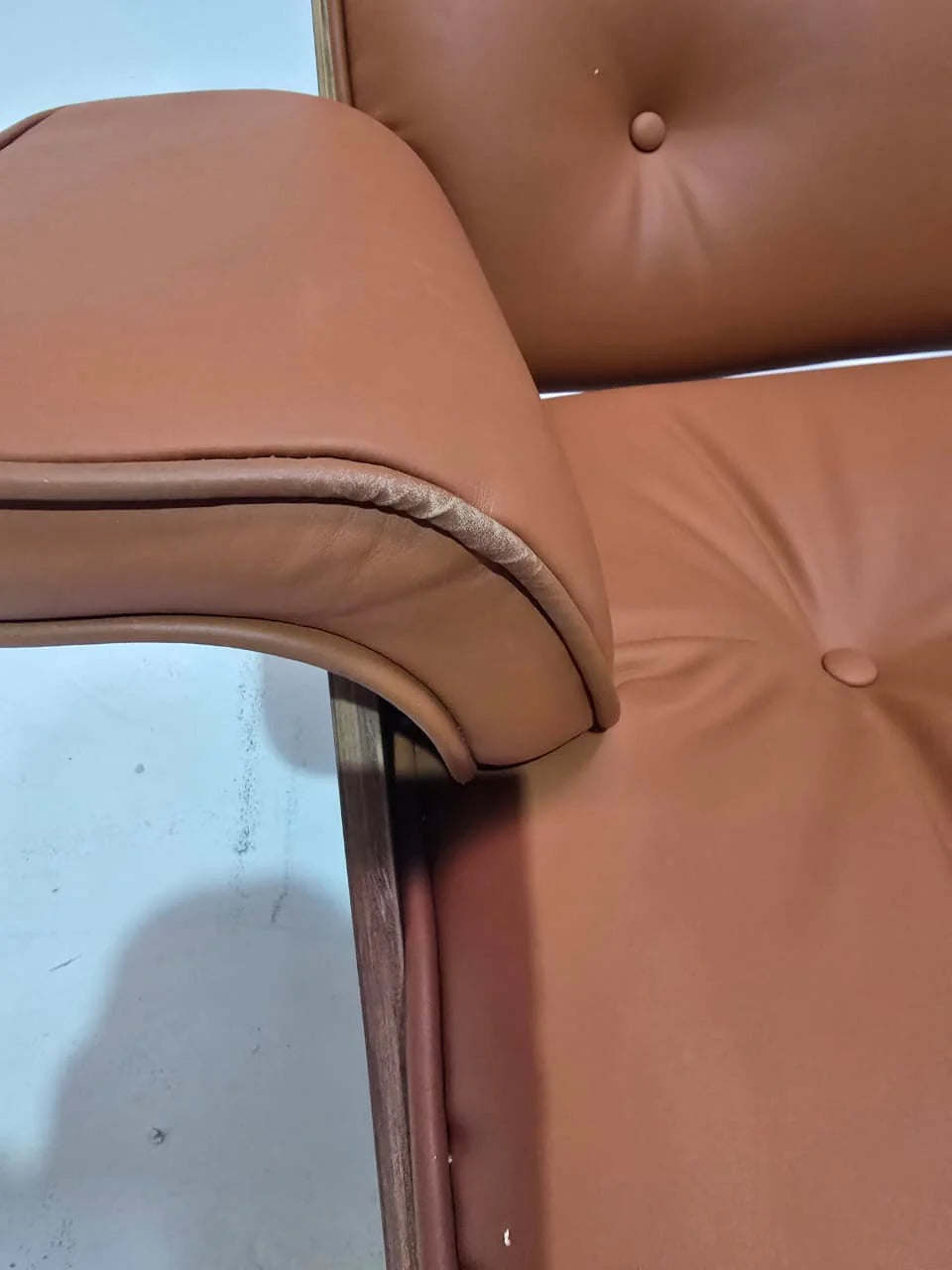 AS IS - Lounge Chair And Ottoman Tall CARAMEL/BLACK Bp8026-Black/legs - DISPLAY ITEM - ebarza Furniture UAE | Shop Modern Furniture in Abu Dhabi & Dubai - مفروشات ايبازرا في الامارات | تسوق اثاث عصري وديكورات مميزة في دبي وابوظبي