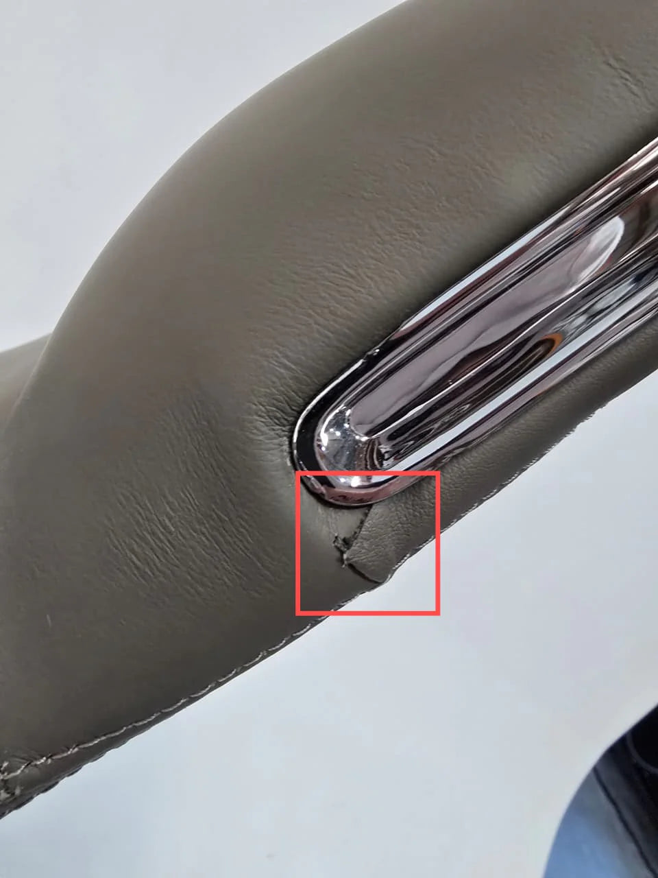 AS IS - Nigel Leather Office Chair With Wheels 8001HB - DISPLAY ITEM - ebarza Furniture UAE | Shop Modern Furniture in Abu Dhabi & Dubai - مفروشات ايبازرا في الامارات | تسوق اثاث عصري وديكورات مميزة في دبي وابوظبي