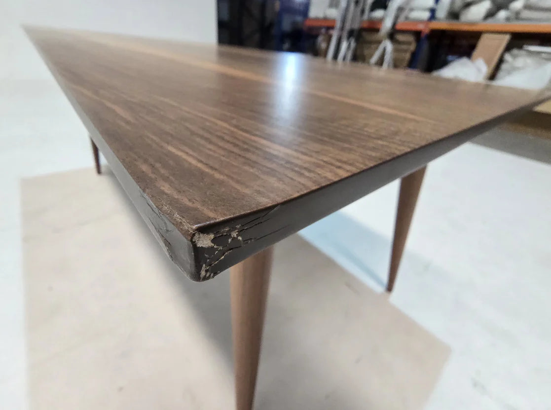 AS IS - Pena Extendable Dining Table Pena-Dinextand - DISPLAY ITEM - ebarza Furniture UAE | Shop Modern Furniture in Abu Dhabi & Dubai - مفروشات ايبازرا في الامارات | تسوق اثاث عصري وديكورات مميزة في دبي وابوظبي