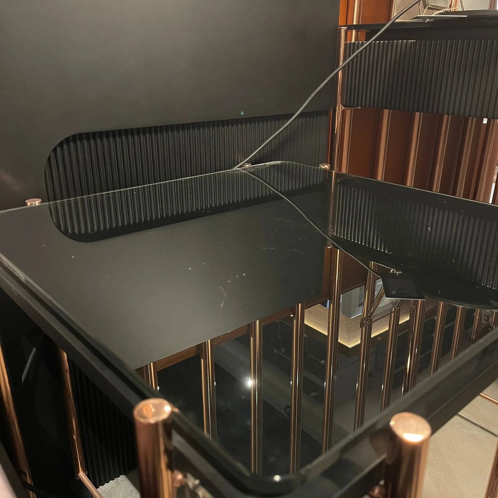 Display Item - Dali Side Table With Glass Top Dali-Side - YAS - DISPLAY ITEM - ebarza Furniture UAE | Shop Modern Furniture in Abu Dhabi & Dubai - مفروشات ايبازرا في الامارات | تسوق اثاث عصري وديكورات مميزة في دبي وابوظبي