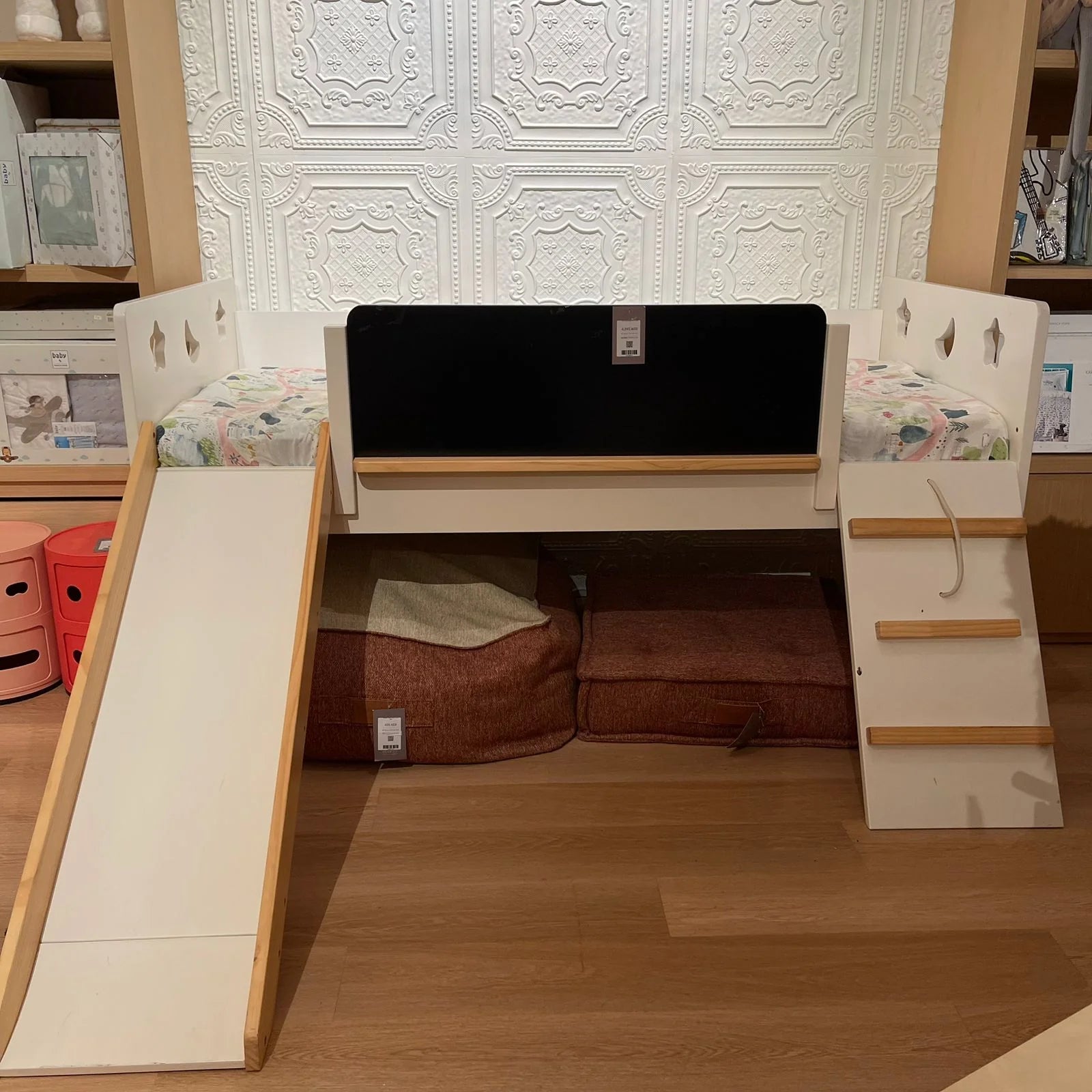 Display Item - Fun Kids Bed HK-C004 - YAS - DISPLAY ITEM - ebarza Furniture UAE | Shop Modern Furniture in Abu Dhabi & Dubai - مفروشات ايبازرا في الامارات | تسوق اثاث عصري وديكورات مميزة في دبي وابوظبي