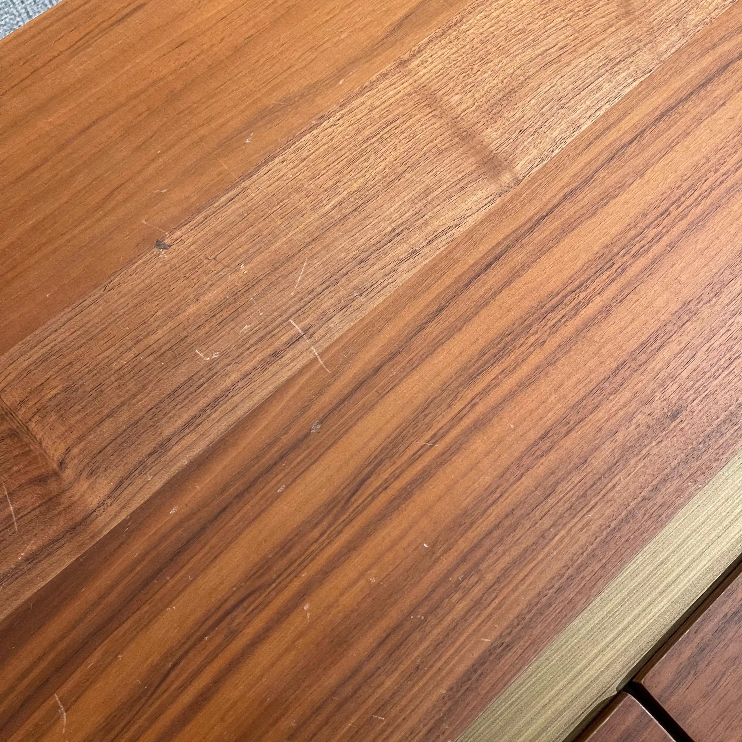 Display Item - Edessa Tv Unit Edsa-Tv - YAS - DISPLAY ITEM - ebarza Furniture UAE | Shop Modern Furniture in Abu Dhabi & Dubai - مفروشات ايبازرا في الامارات | تسوق اثاث عصري وديكورات مميزة في دبي وابوظبي