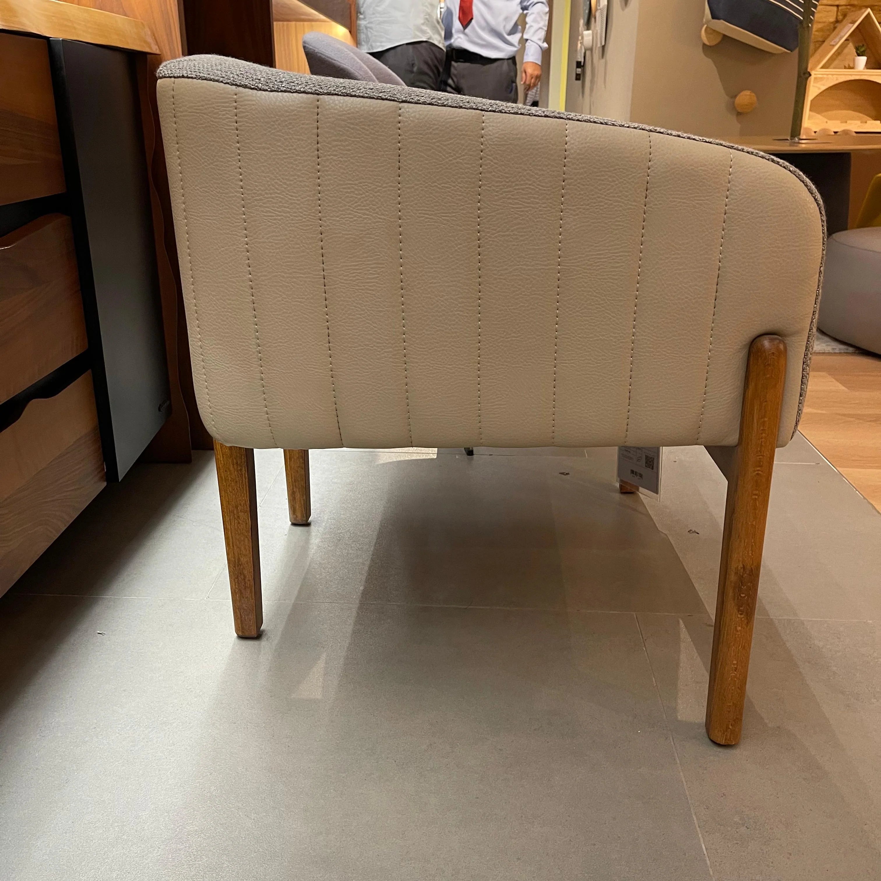 Display Item - Kenn Lounge Chair Ken-W-Grey -YAS - DISPLAY ITEM - ebarza Furniture UAE | Shop Modern Furniture in Abu Dhabi & Dubai - مفروشات ايبازرا في الامارات | تسوق اثاث عصري وديكورات مميزة في دبي وابوظبي