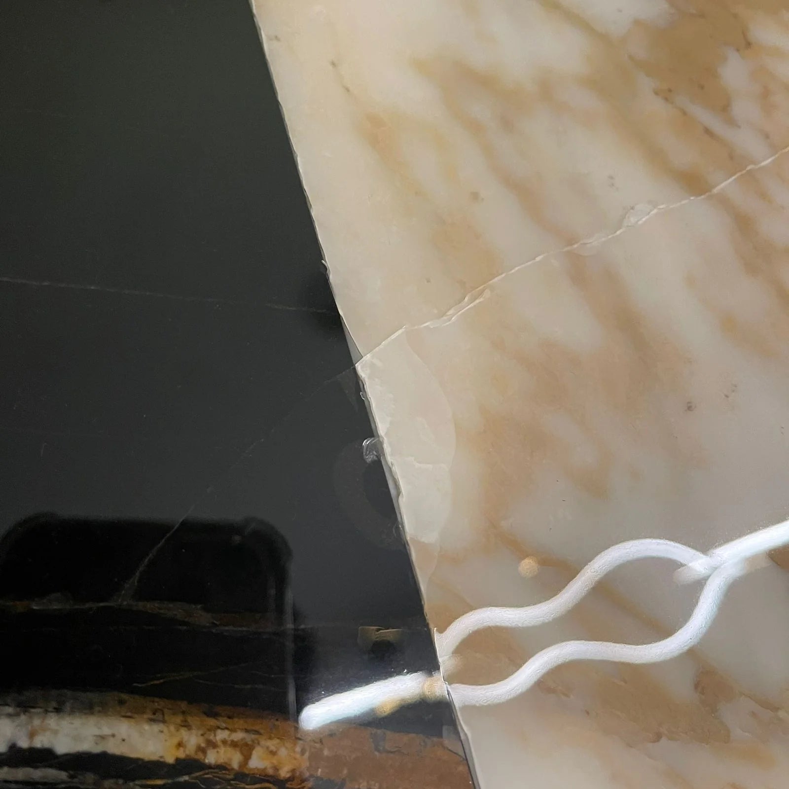 Display Item - Lauren coffee Table Black Gold IFJ-F370 - YAS - DISPLAY ITEM - ebarza Furniture UAE | Shop Modern Furniture in Abu Dhabi & Dubai - مفروشات ايبازرا في الامارات | تسوق اثاث عصري وديكورات مميزة في دبي وابوظبي