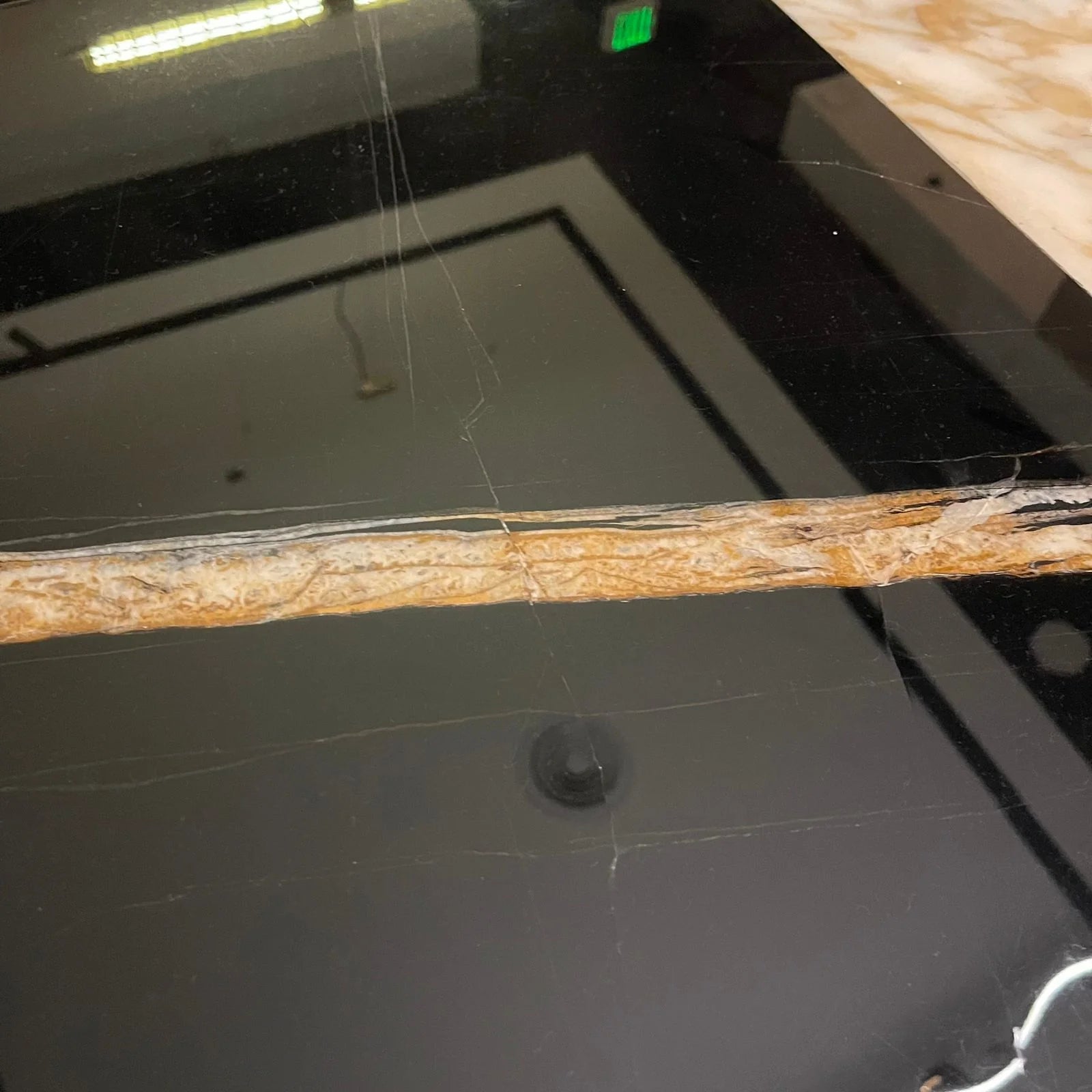 Display Item - Lauren coffee Table Black Gold IFJ-F370 - YAS - DISPLAY ITEM - ebarza Furniture UAE | Shop Modern Furniture in Abu Dhabi & Dubai - مفروشات ايبازرا في الامارات | تسوق اثاث عصري وديكورات مميزة في دبي وابوظبي