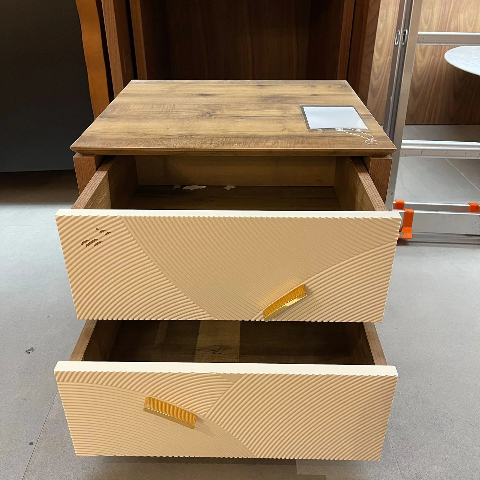 Display Item - Pena Bedside Table Pena-Nightstand -YAS - DISPLAY ITEM - ebarza Furniture UAE | Shop Modern Furniture in Abu Dhabi & Dubai - مفروشات ايبازرا في الامارات | تسوق اثاث عصري وديكورات مميزة في دبي وابوظبي