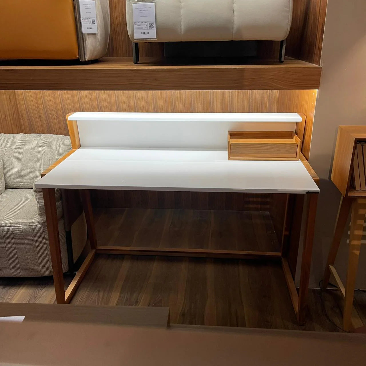 Display of the LODA Furniture Scribe Desk Scribe-001, a modern desk with clean lines and a minimalist design.