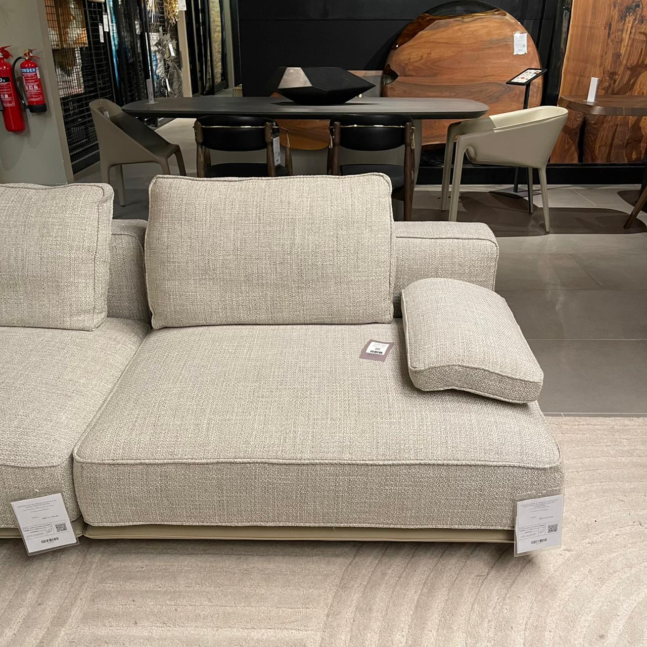 Display of the HOMAGE KOLTUK Odeon single sofa module without arm, 110cm wide, for Odeon sofa OD-Middle-002 in a showroom setting.