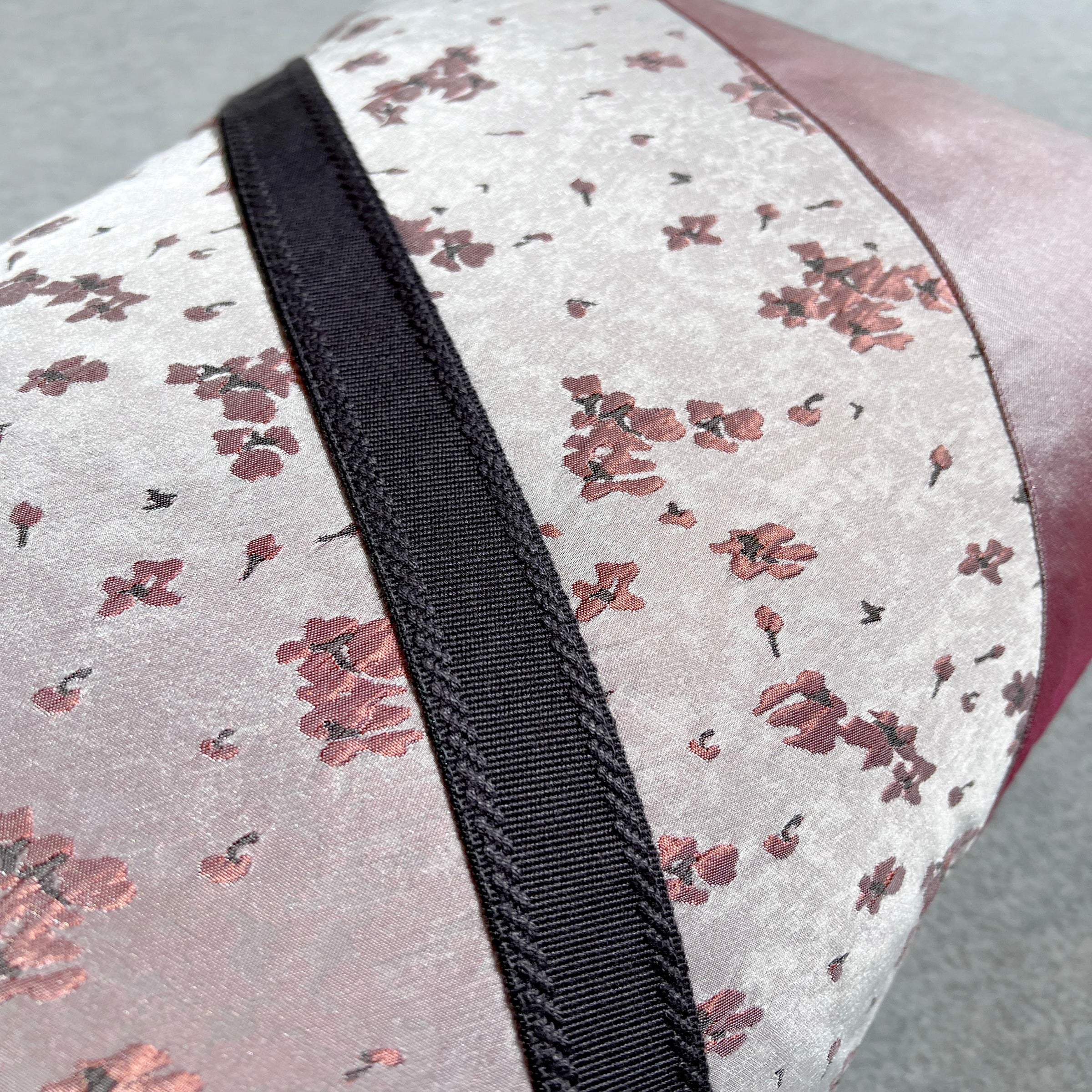 30*60 Quentin Patchwork Cushion - ECC110 - Cushions - ebarza Furniture UAE | Shop Modern Furniture in Abu Dhabi & Dubai - مفروشات ايبازرا في الامارات | تسوق اثاث عصري وديكورات مميزة في دبي وابوظبي