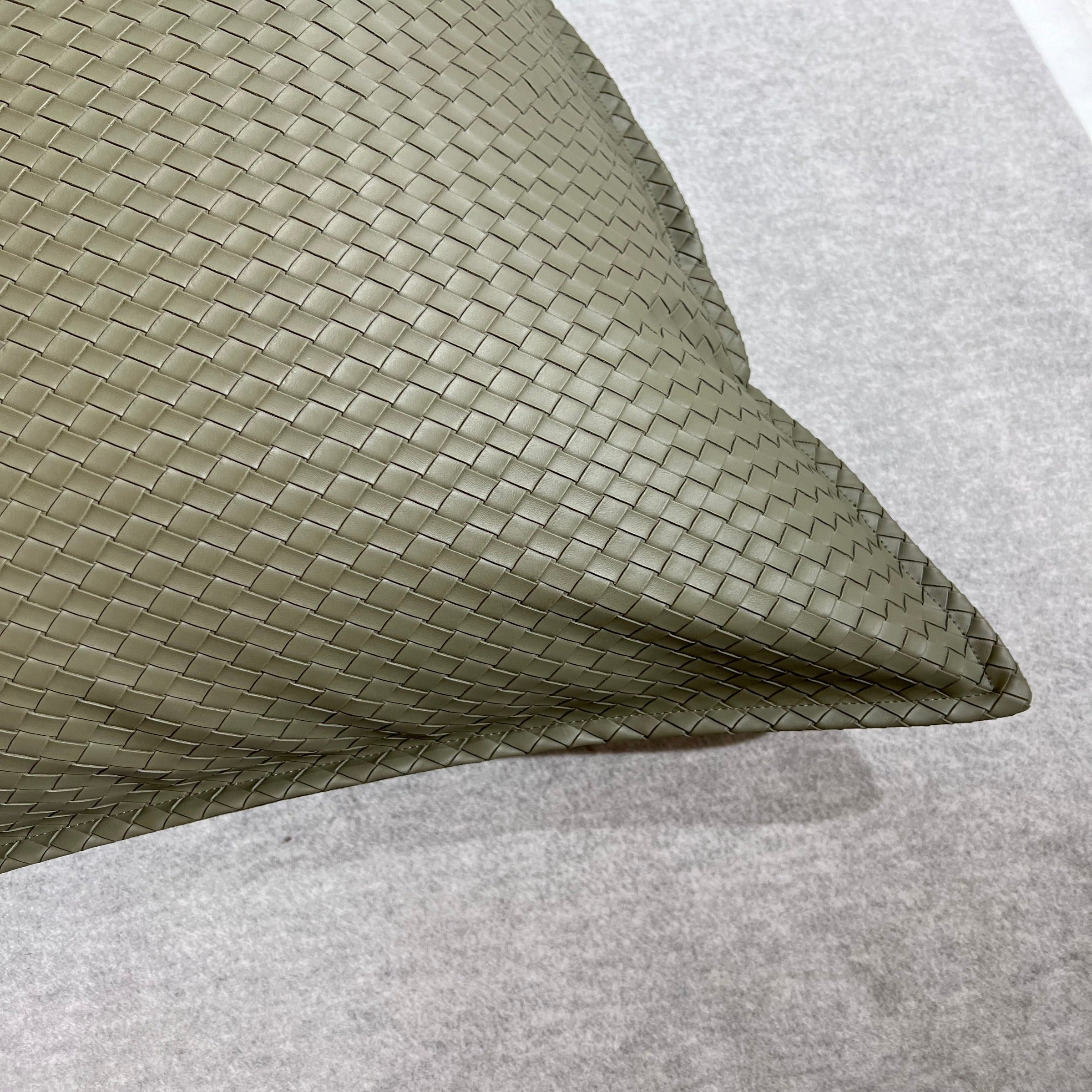 45*45 Tesa imitation leather cushion - ECC116 -  Cushions | وسادة من الجلد التقليد من تيسا - ebarza Furniture UAE | Shop Modern Furniture in Abu Dhabi & Dubai - مفروشات ايبازرا في الامارات | تسوق اثاث عصري وديكورات مميزة في دبي وابوظبي