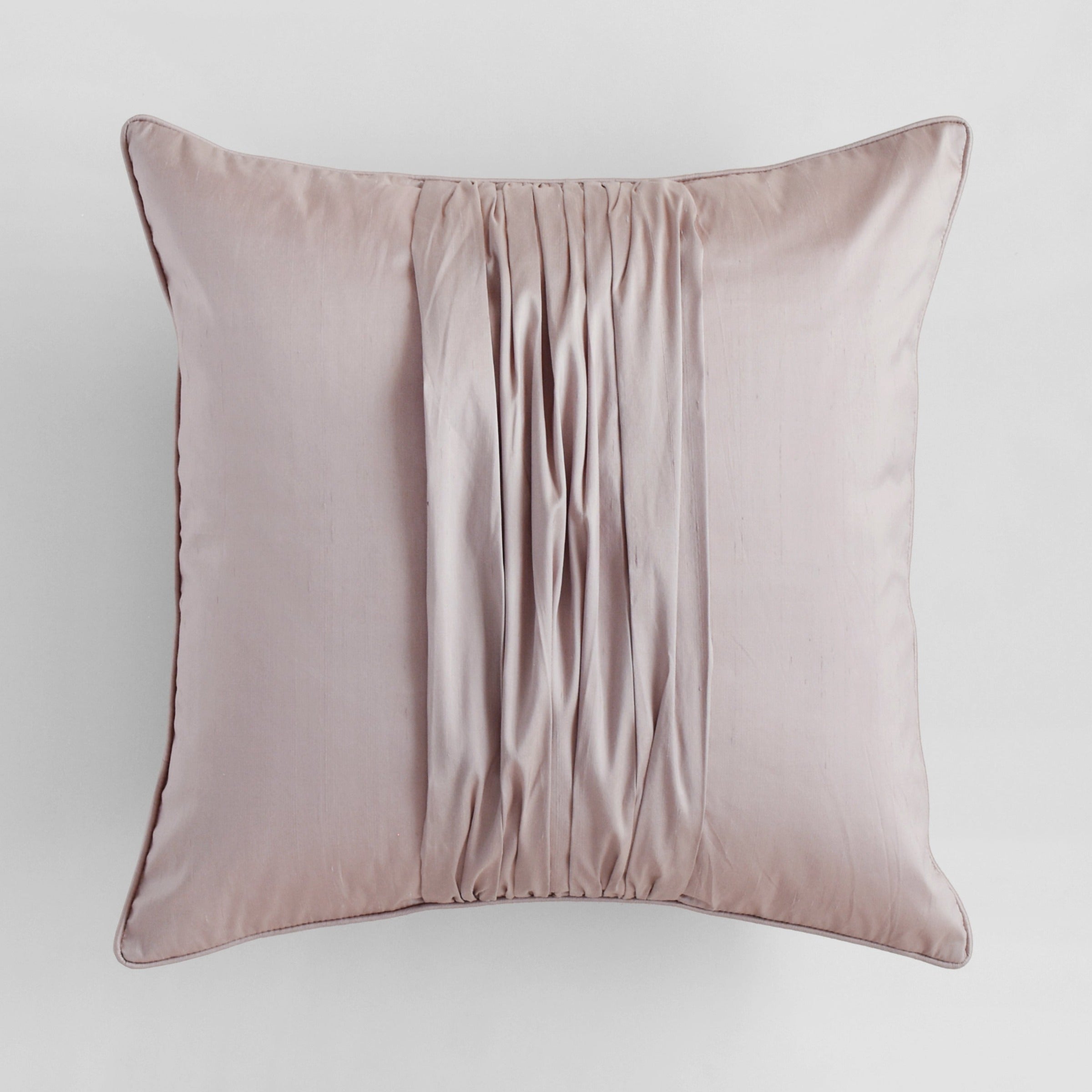 45*45 Hiago silk Cushion - ECC117 - Cushions - ebarza Furniture UAE | Shop Modern Furniture in Abu Dhabi & Dubai - مفروشات ايبازرا في الامارات | تسوق اثاث عصري وديكورات مميزة في دبي وابوظبي
