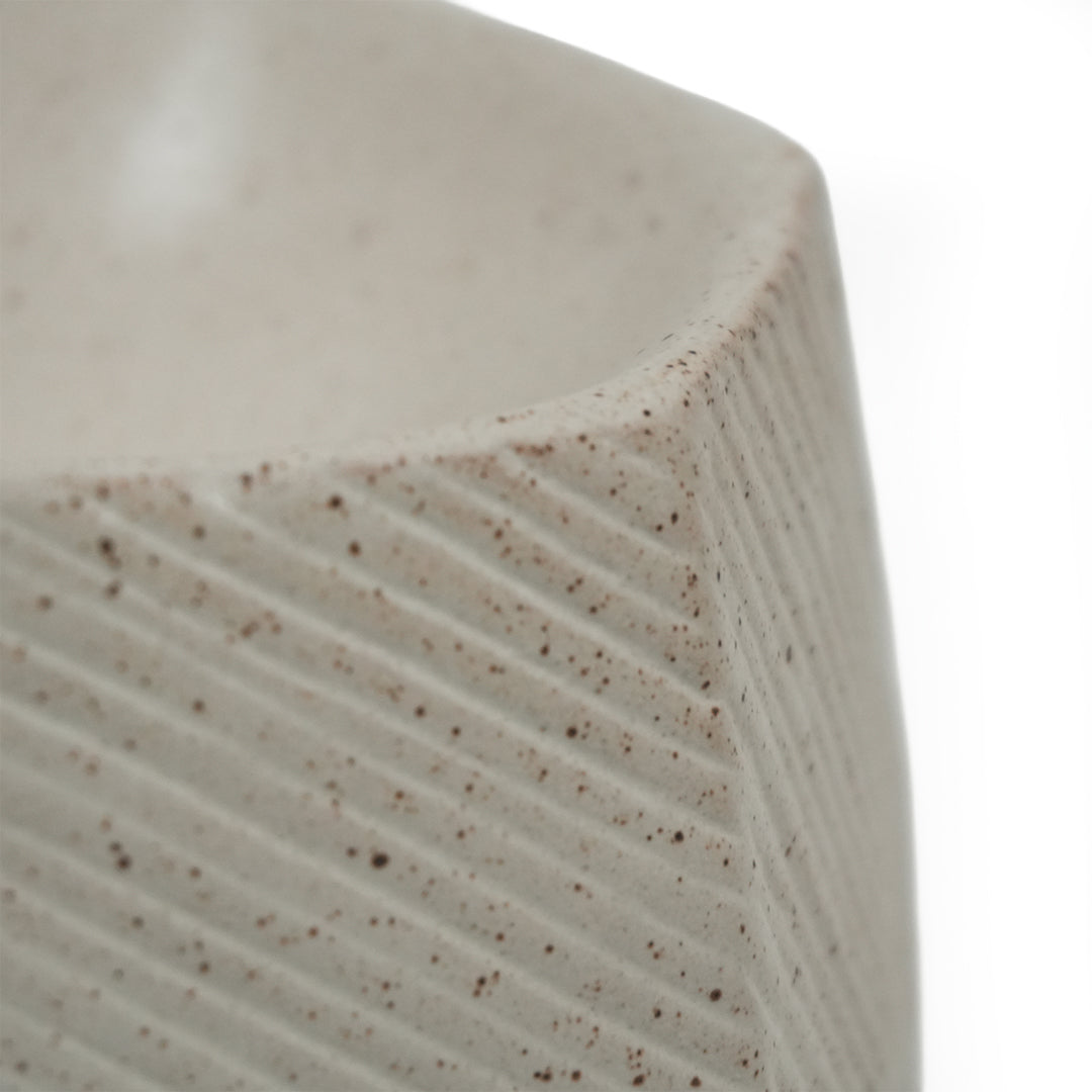 Hessian Off-White Chizzled Oil Burner CB4368-14-R537 - Oil Burners - ebarza Furniture UAE | Shop Modern Furniture in Abu Dhabi & Dubai - مفروشات ايبازرا في الامارات | تسوق اثاث عصري وديكورات مميزة في دبي وابوظبي