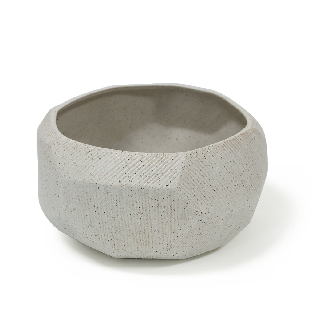 Hessian Off-White Small Chizzled Bowl CB4362-24-R537 - Bowls - ebarza Furniture UAE | Shop Modern Furniture in Abu Dhabi & Dubai - مفروشات ايبازرا في الامارات | تسوق اثاث عصري وديكورات مميزة في دبي وابوظبي