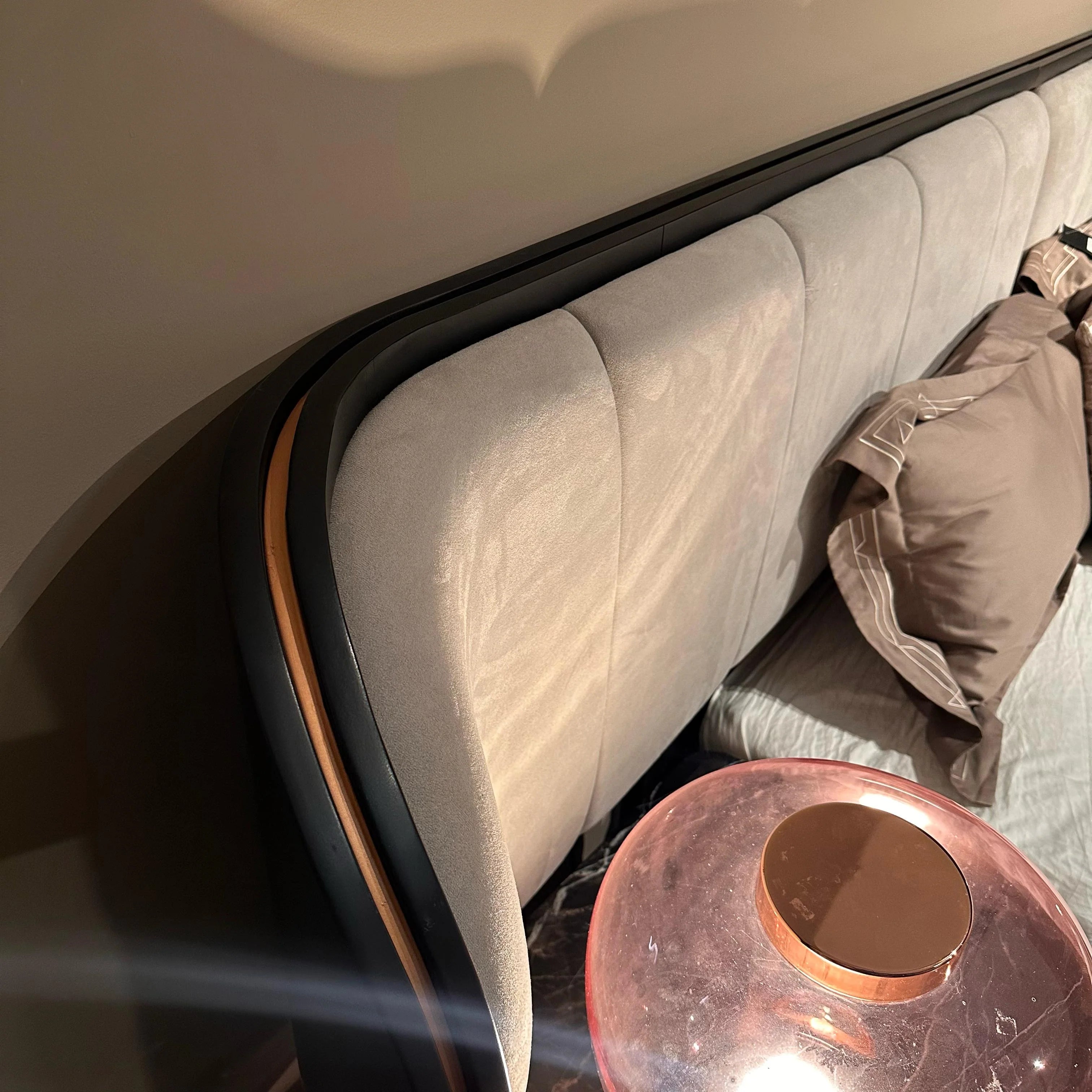 AS IS - Tulip King Size Bedstead KARTLP001-Black - DISPLAY ITEM - ebarza Furniture UAE | Shop Modern Furniture in Abu Dhabi & Dubai - مفروشات ايبازرا في الامارات | تسوق اثاث عصري وديكورات مميزة في دبي وابوظبي