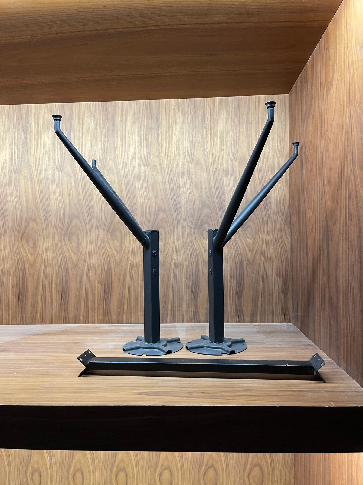 Display Item - Table Base Base1025 - Yas