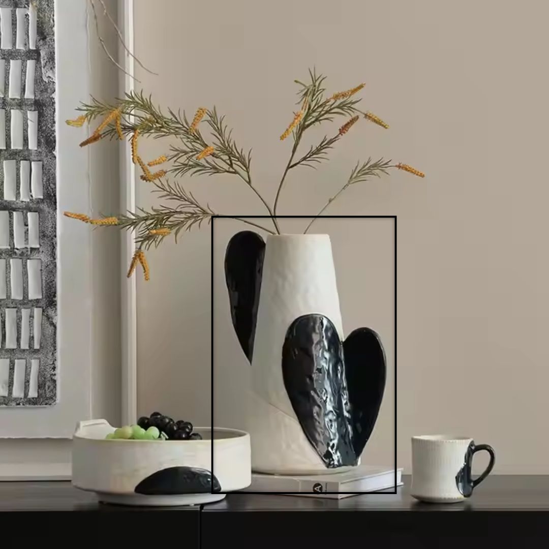 Impression Hand-Painted Ceramic Vase FD-D25057 - Vases - ebarza Furniture UAE | Shop Modern Furniture in Abu Dhabi & Dubai - مفروشات ايبازرا في الامارات | تسوق اثاث عصري وديكورات مميزة في دبي وابوظبي