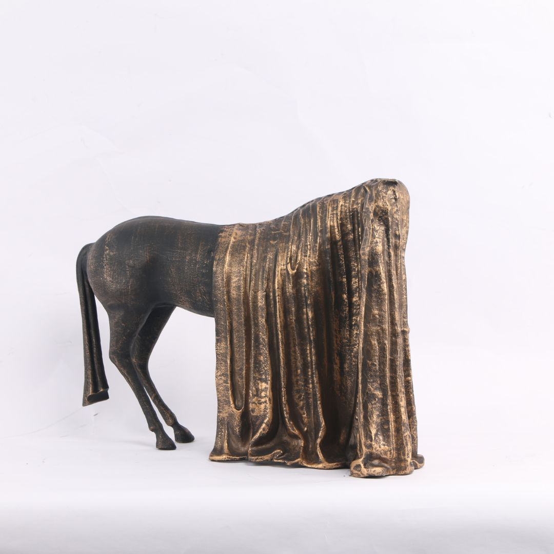 Pre-order 15 Days Delivery Veiled Horse Sculpture KA5104 - Home Decor Figurines - ebarza Furniture UAE | Shop Modern Furniture in Abu Dhabi & Dubai - مفروشات ايبازرا في الامارات | تسوق اثاث عصري وديكورات مميزة في دبي وابوظبي