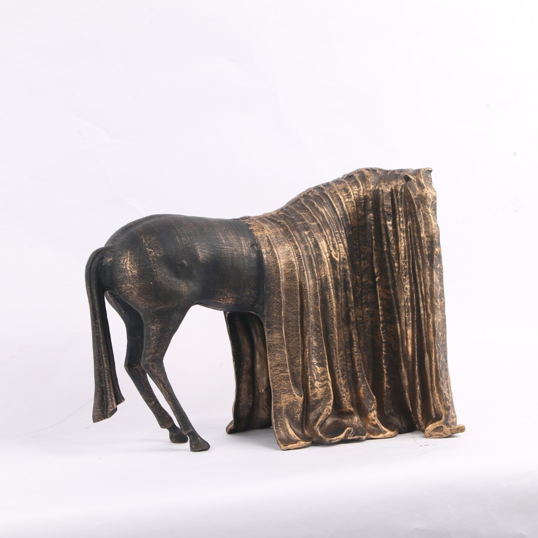 Pre-order 15 Days Delivery Veiled Horse Sculpture KA5104 - Home Decor Figurines - ebarza Furniture UAE | Shop Modern Furniture in Abu Dhabi & Dubai - مفروشات ايبازرا في الامارات | تسوق اثاث عصري وديكورات مميزة في دبي وابوظبي
