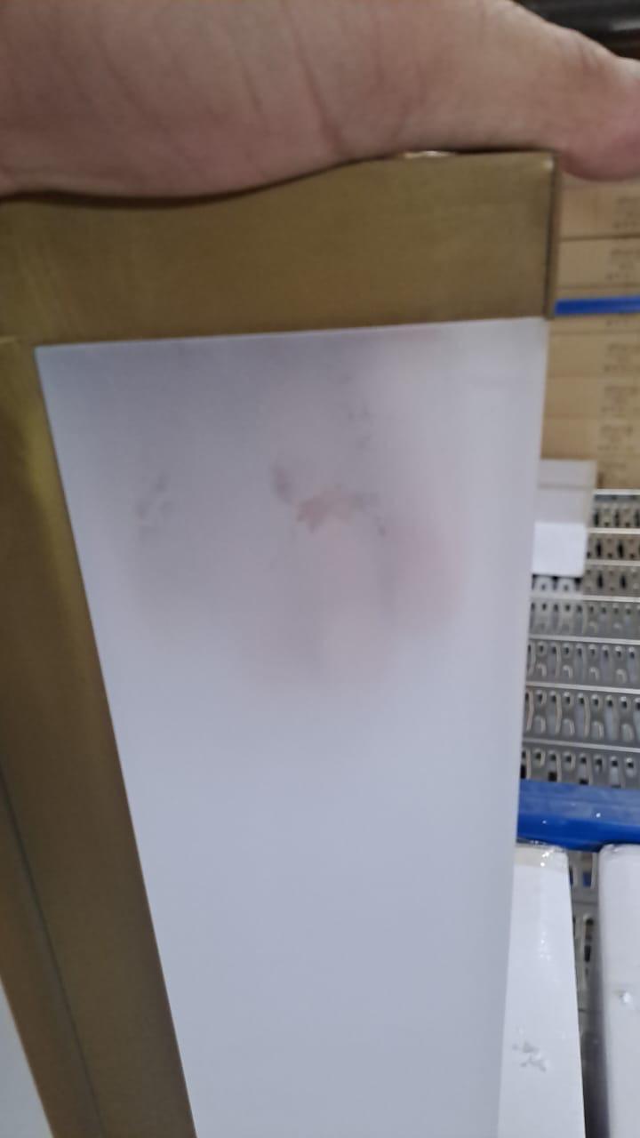 AS IS - Golden Table Lamp CY-LTD-1017-G - DISPLAY ITEM - ebarza Furniture UAE | Shop Modern Furniture in Abu Dhabi & Dubai - مفروشات ايبازرا في الامارات | تسوق اثاث عصري وديكورات مميزة في دبي وابوظبي