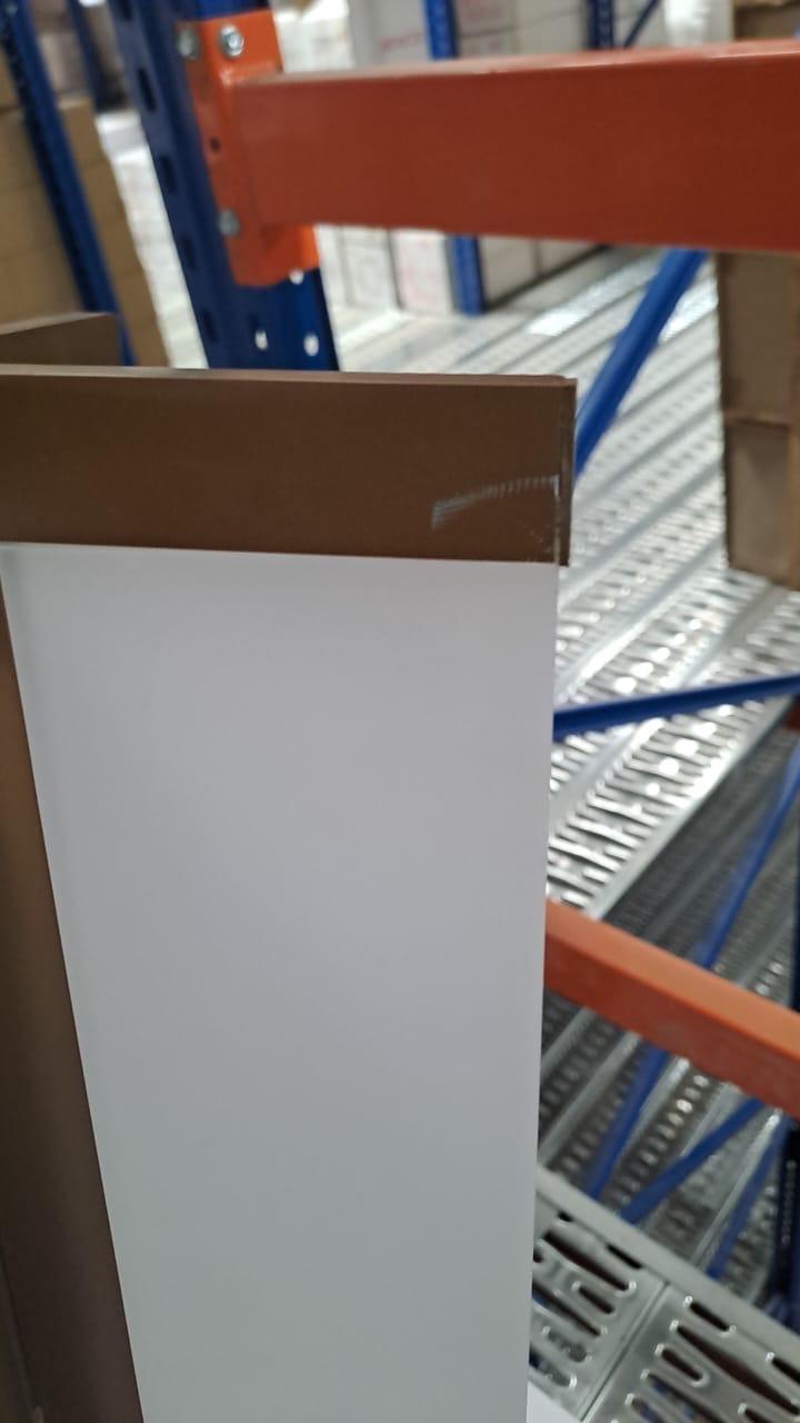 AS IS - Golden Table Lamp CY-LTD-1017-G - DISPLAY ITEM - ebarza Furniture UAE | Shop Modern Furniture in Abu Dhabi & Dubai - مفروشات ايبازرا في الامارات | تسوق اثاث عصري وديكورات مميزة في دبي وابوظبي