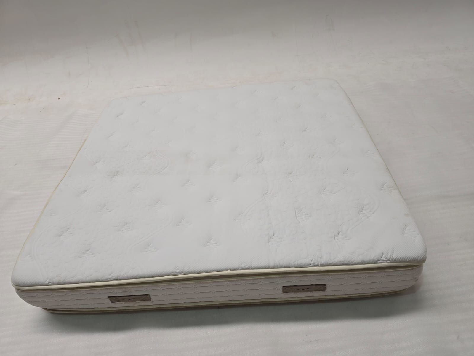 كما هي - 180*200 سم مرتبة إنديفاني توينز مقاس كينج IDVNI-TWN180x200